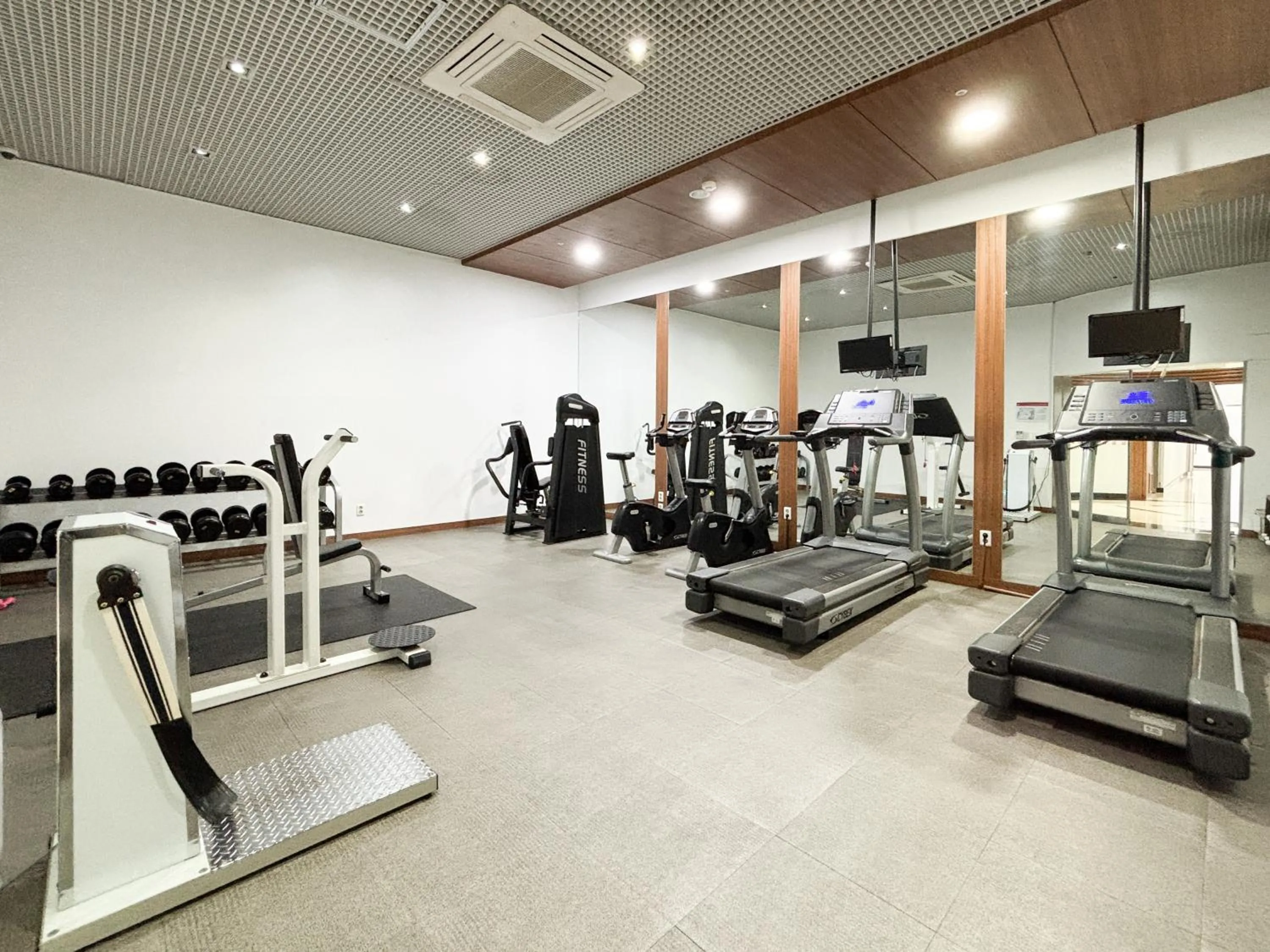 Fitness centre/facilities in Ibis Ambassador Suwon