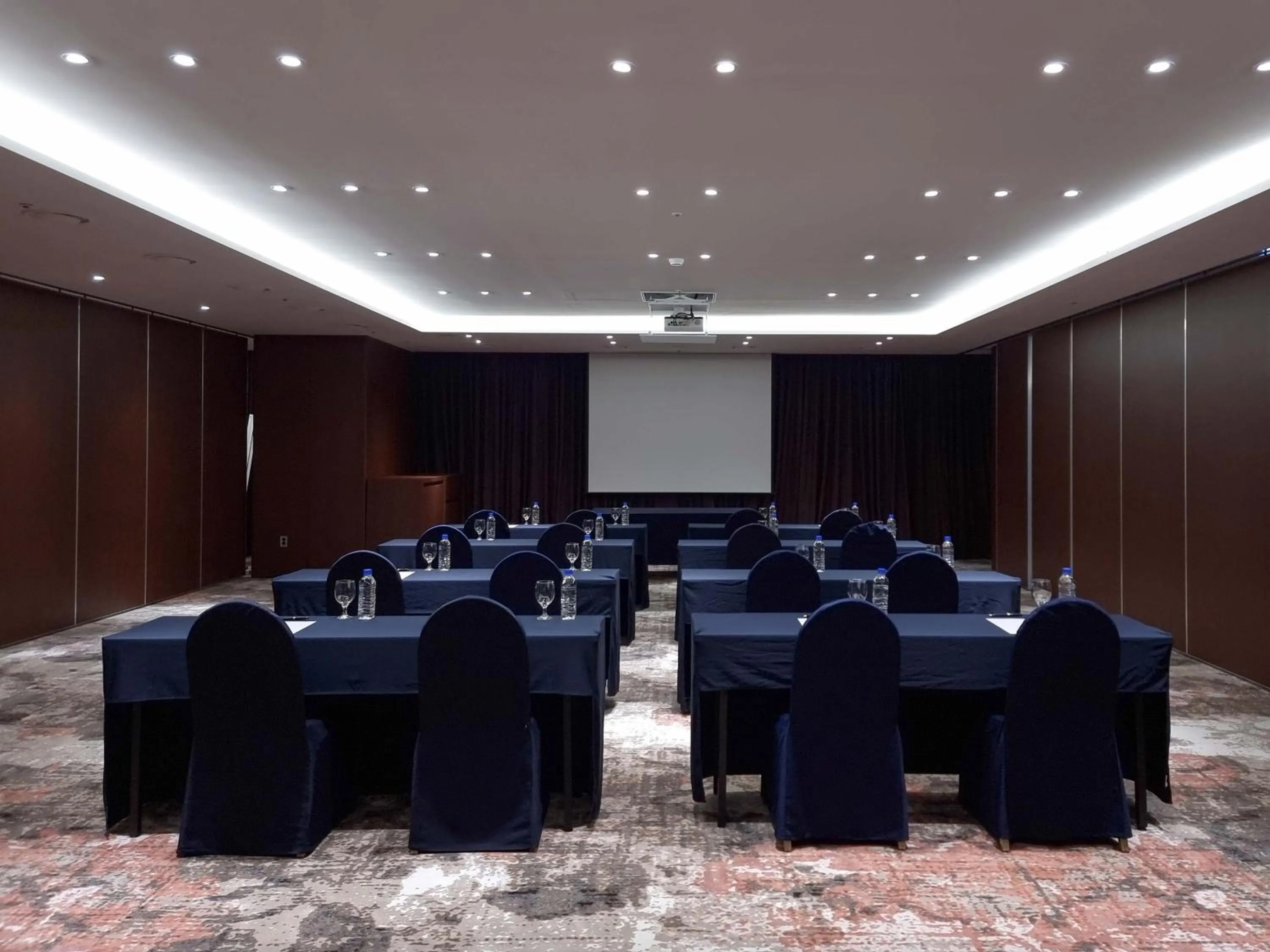 Meeting/conference room in Ibis Ambassador Suwon
