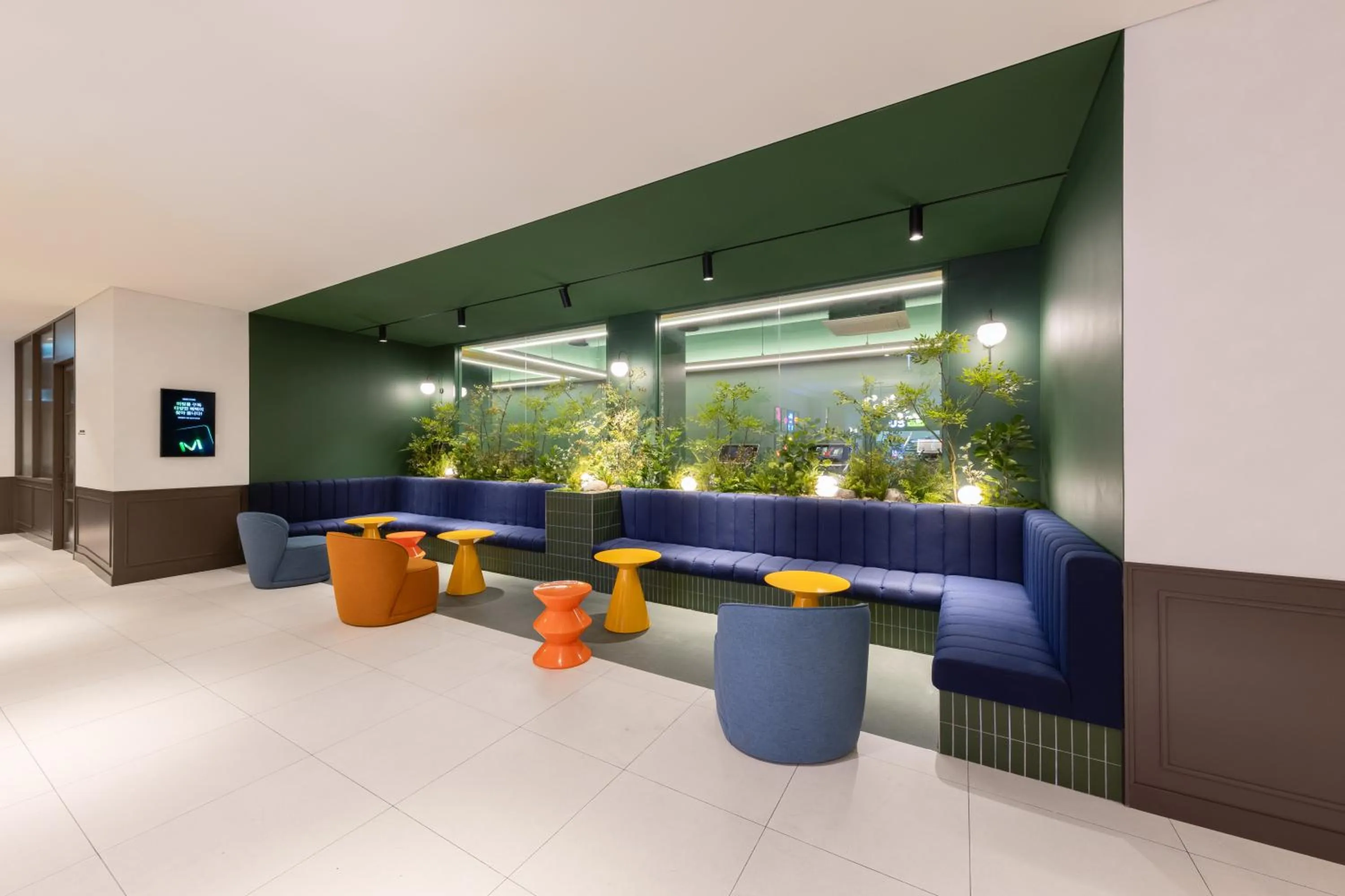 Seating area in Ibis Styles Ambassador Seoul Gangnam