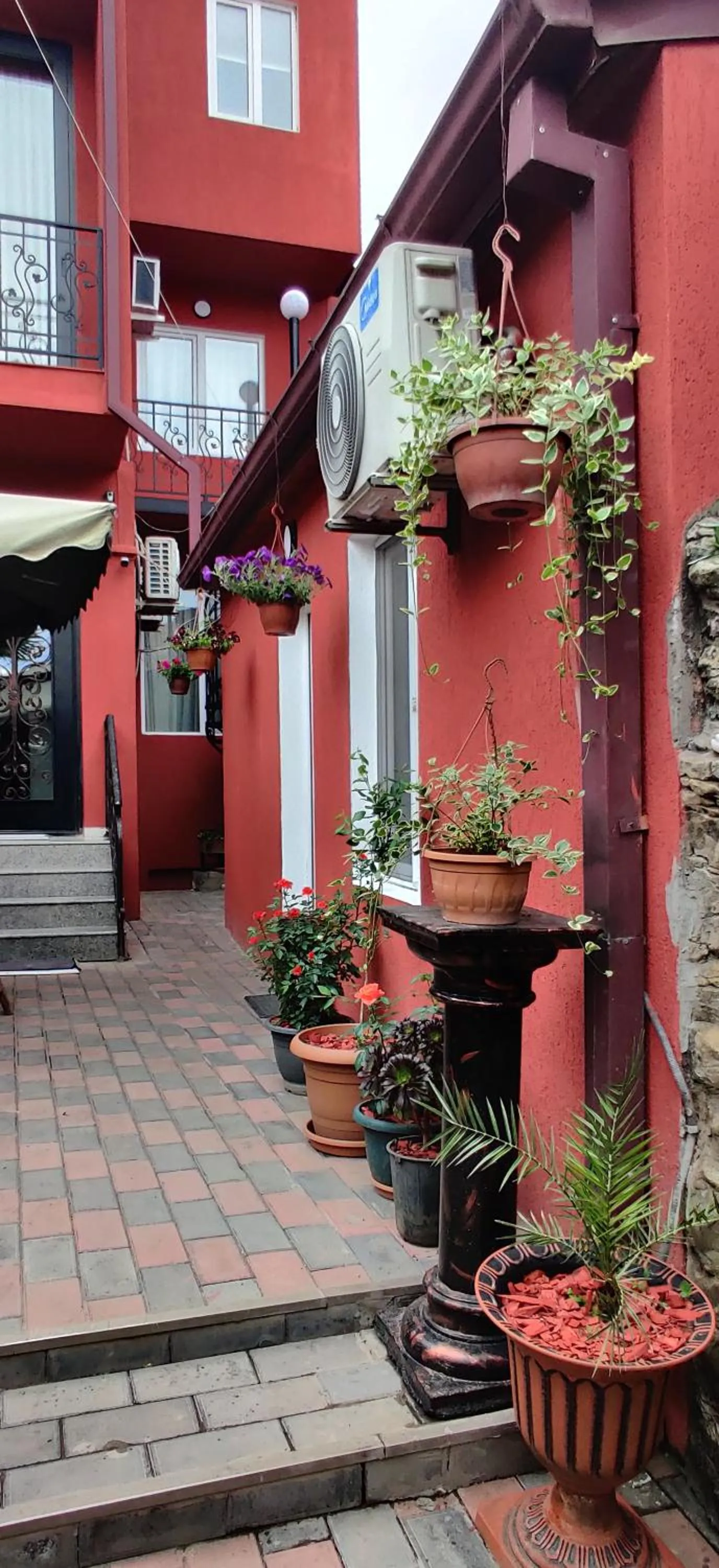 Property building in Queen Tamar