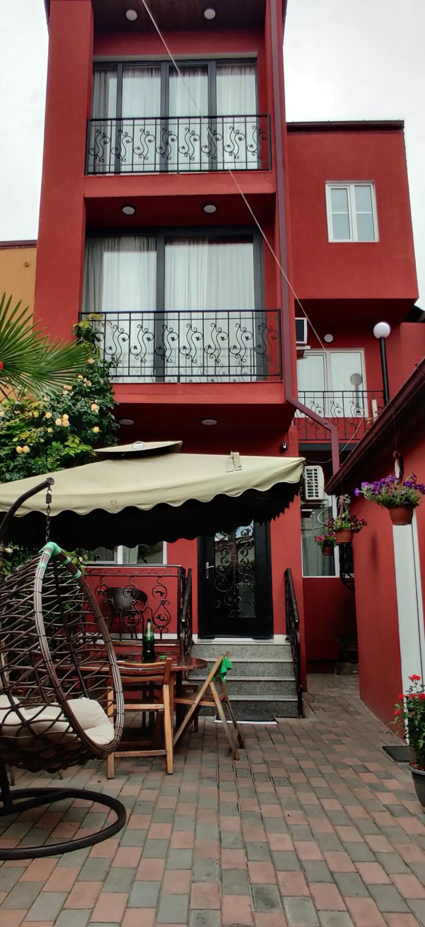 Property building in Queen Tamar