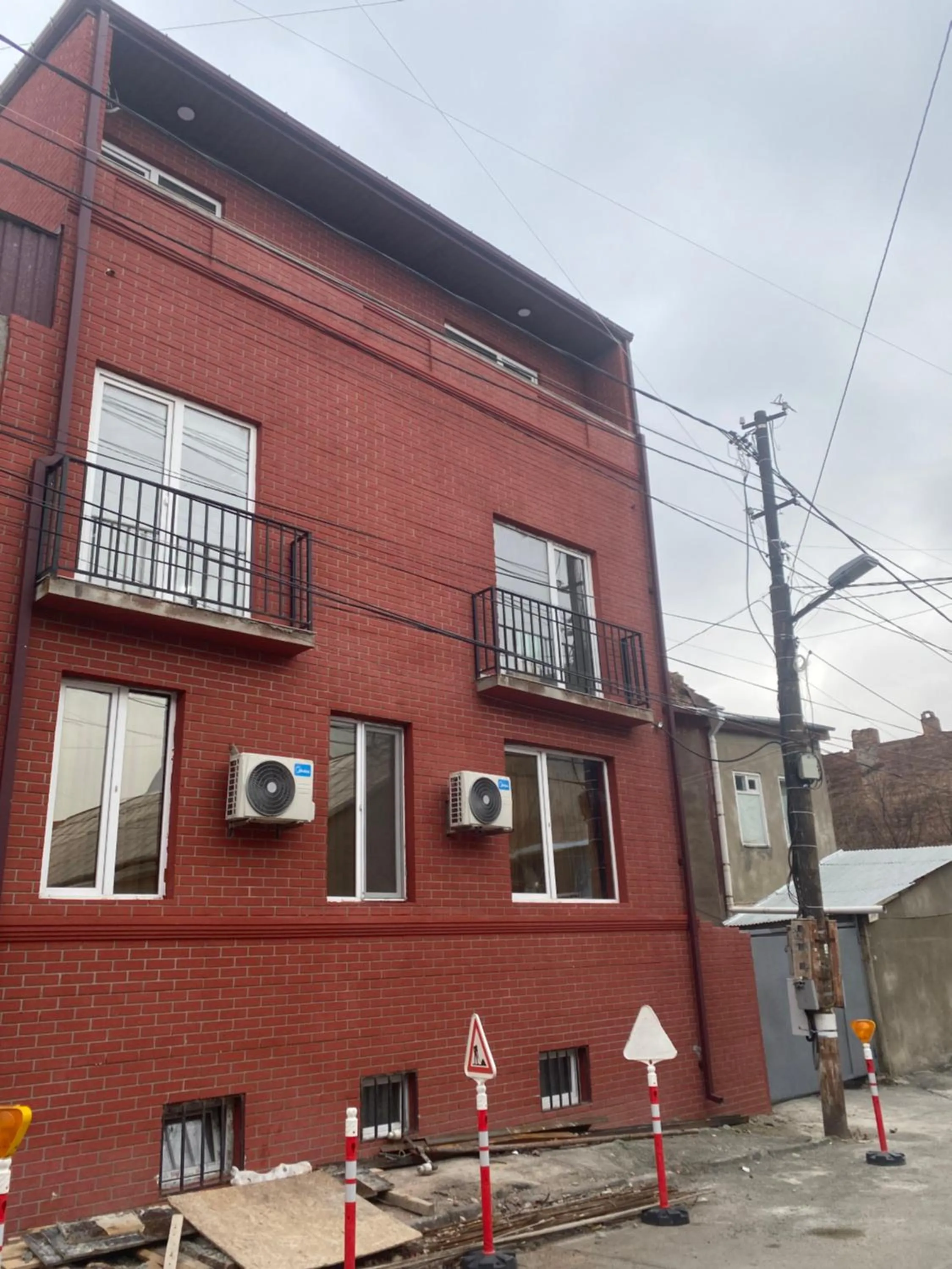 Property building in Queen Tamar