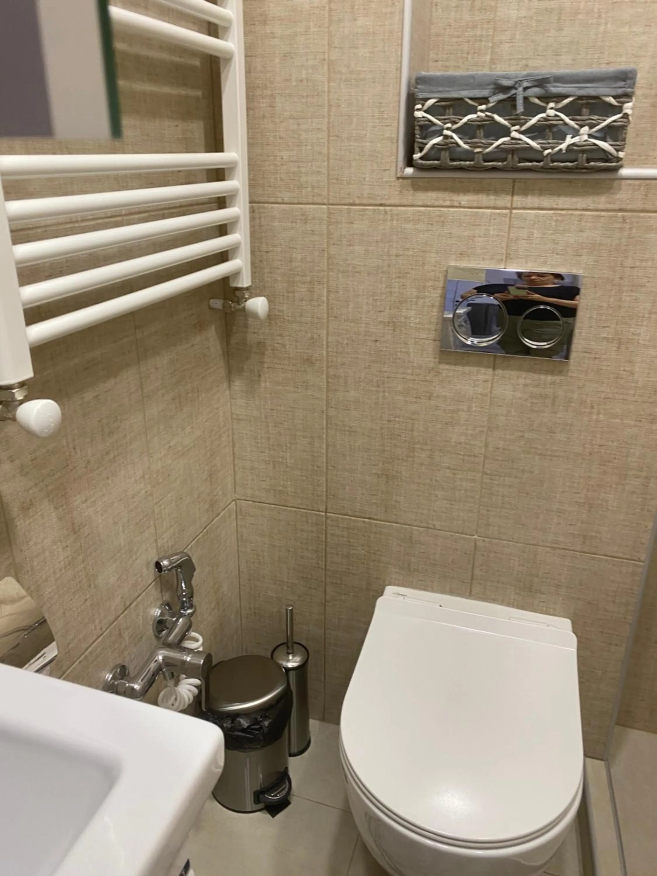 Shower in Queen Tamar