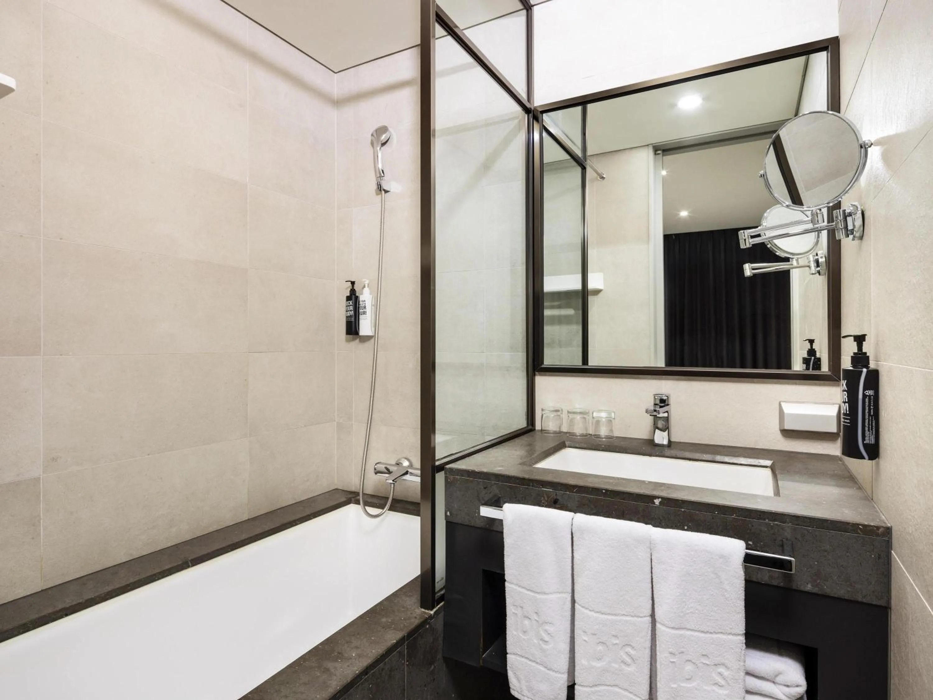 Bedroom in Ibis Ambassador Myeongdong