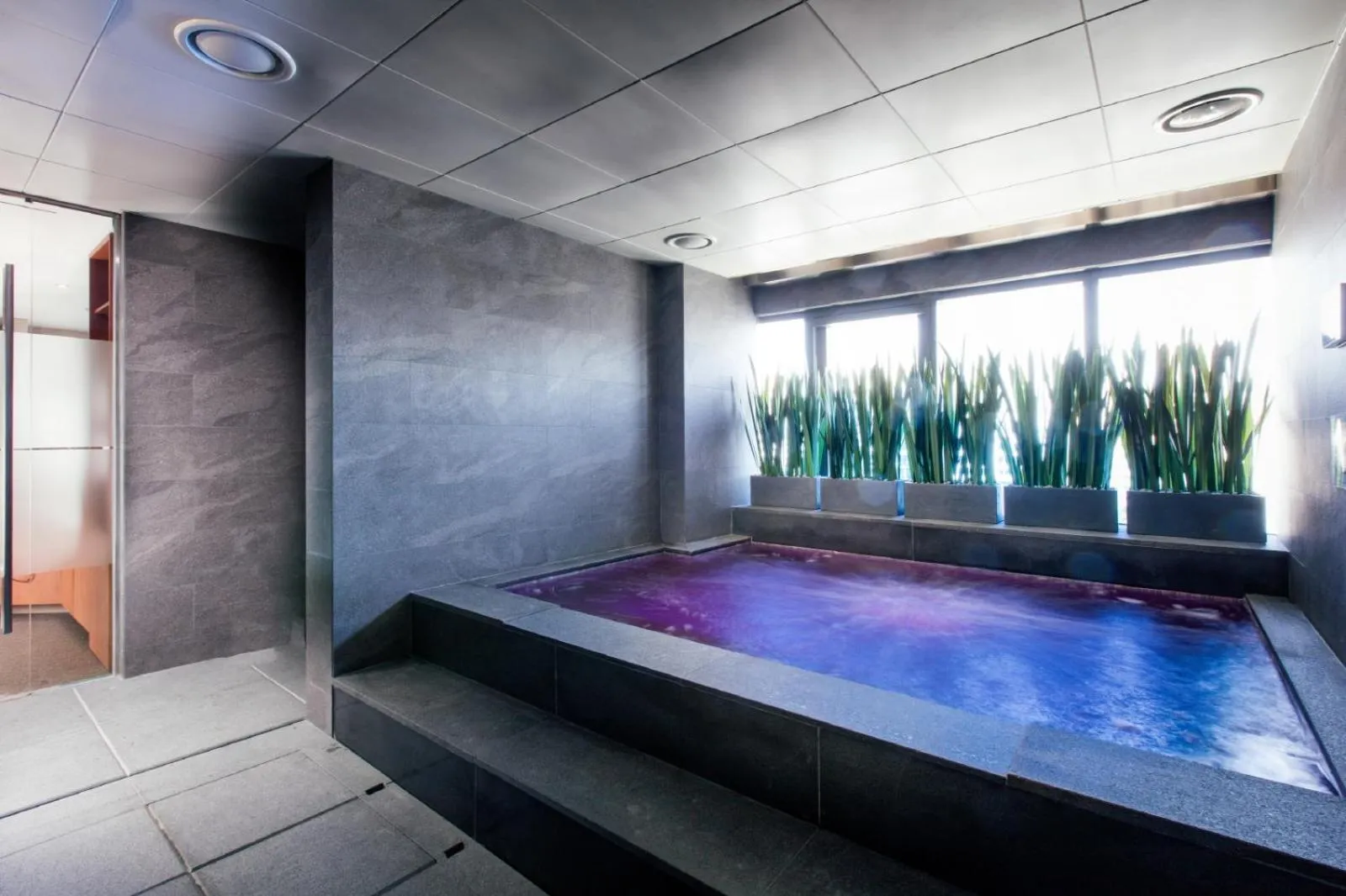 Hot Tub in Ibis Ambassador Myeongdong