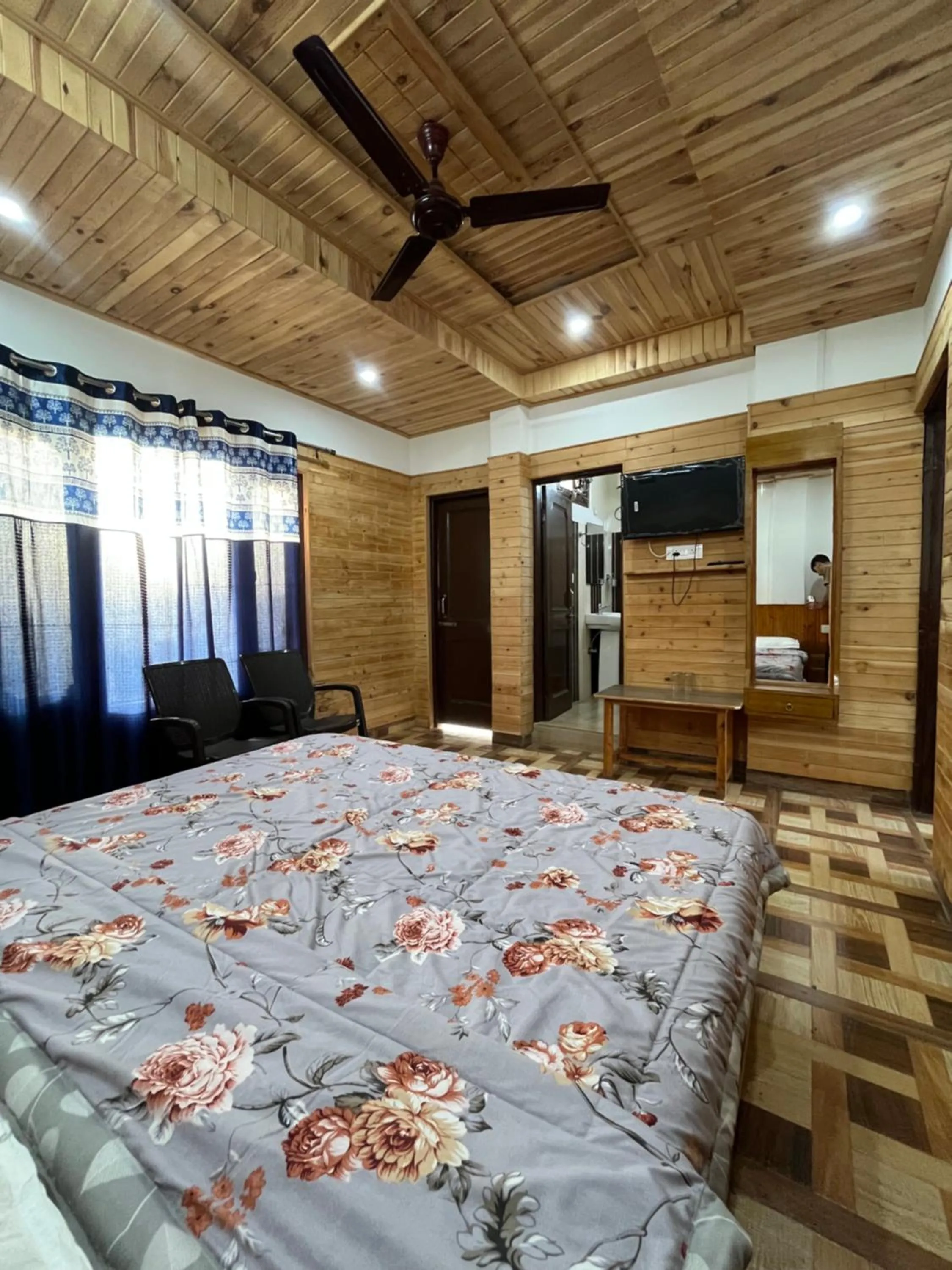 Bed in Sunset Lagoon Dalhousie