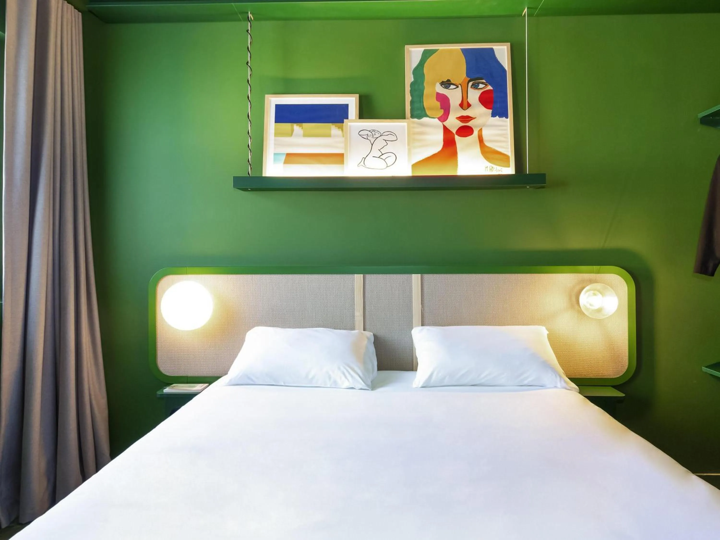 Bedroom, Bed in greet hotel Salon de Provence