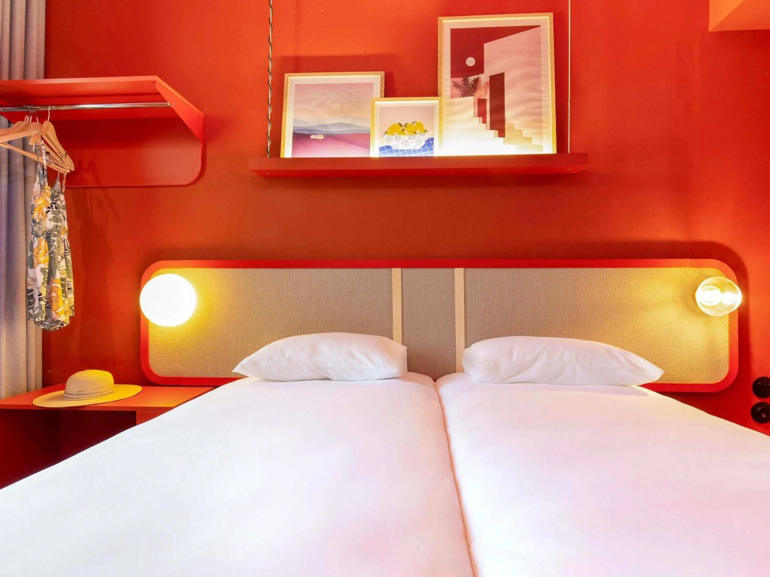 Bedroom, Bed in greet hotel Salon de Provence