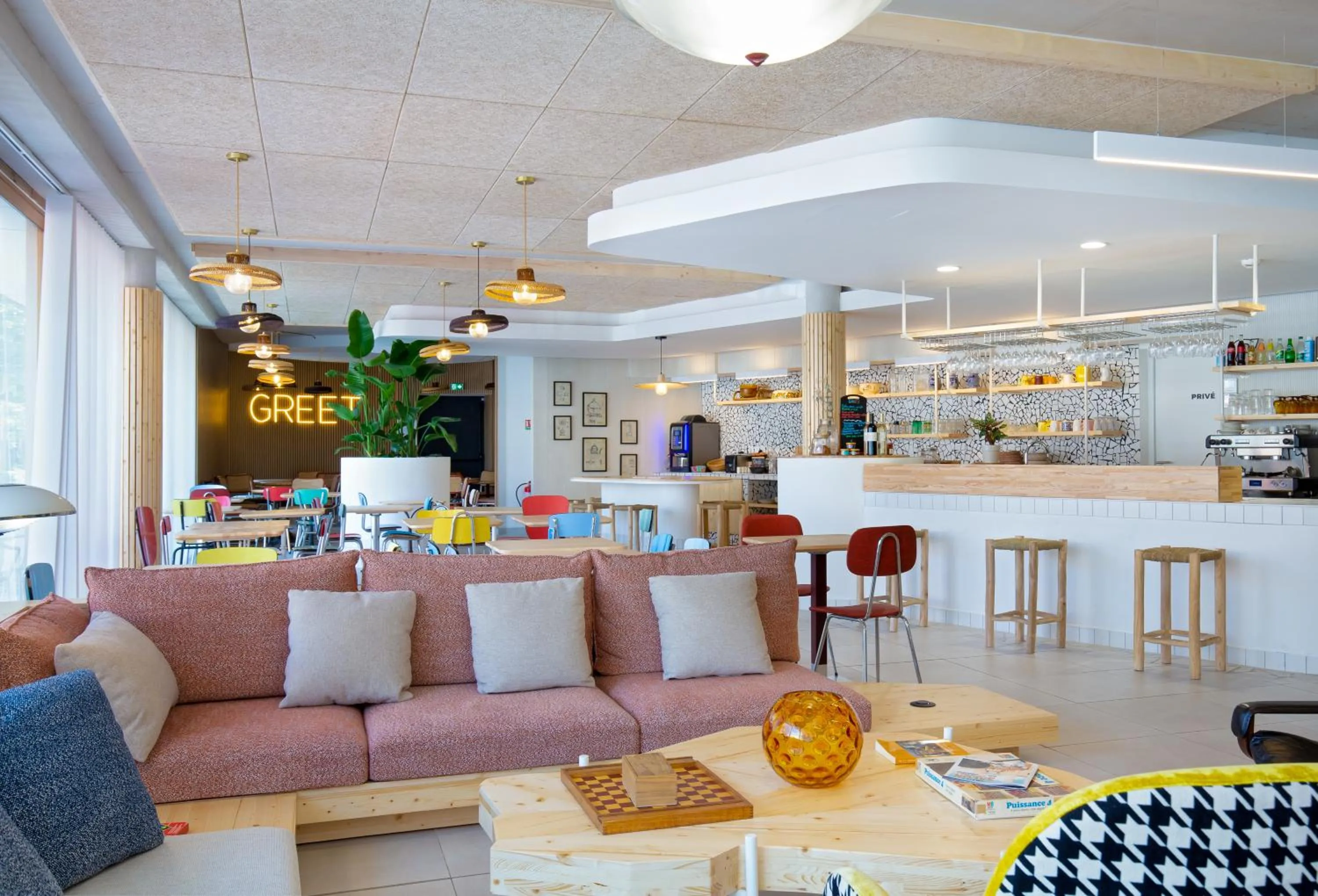 Communal lounge/ TV room in greet hotel Salon de Provence