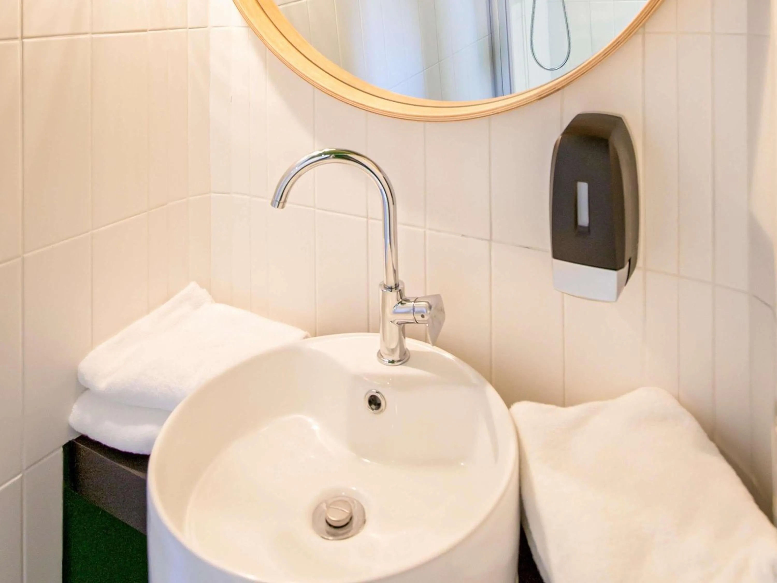 Bedroom in greet hotel Salon de Provence