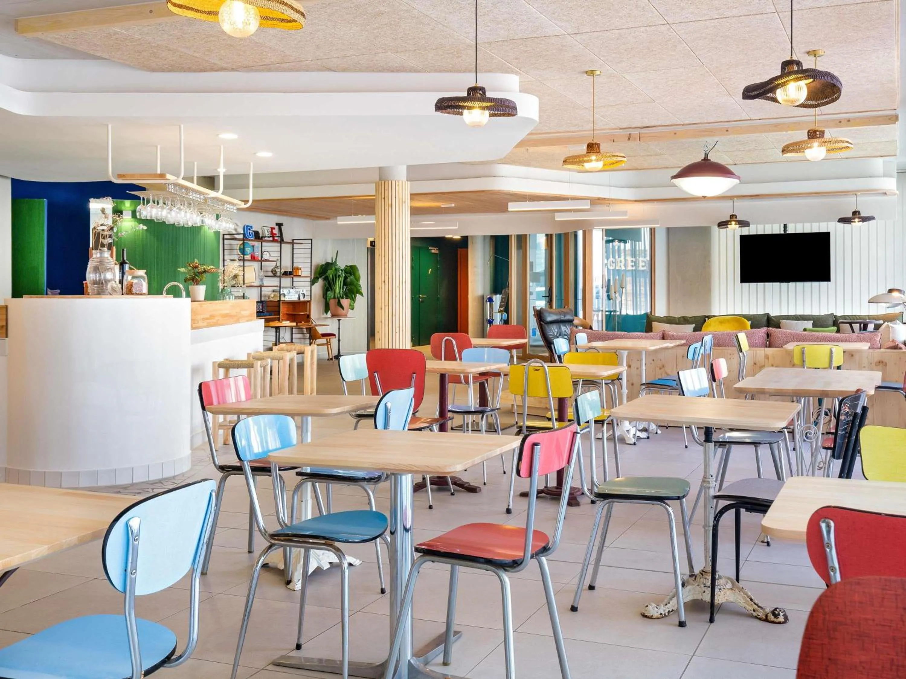 Lounge or bar in greet hotel Salon de Provence