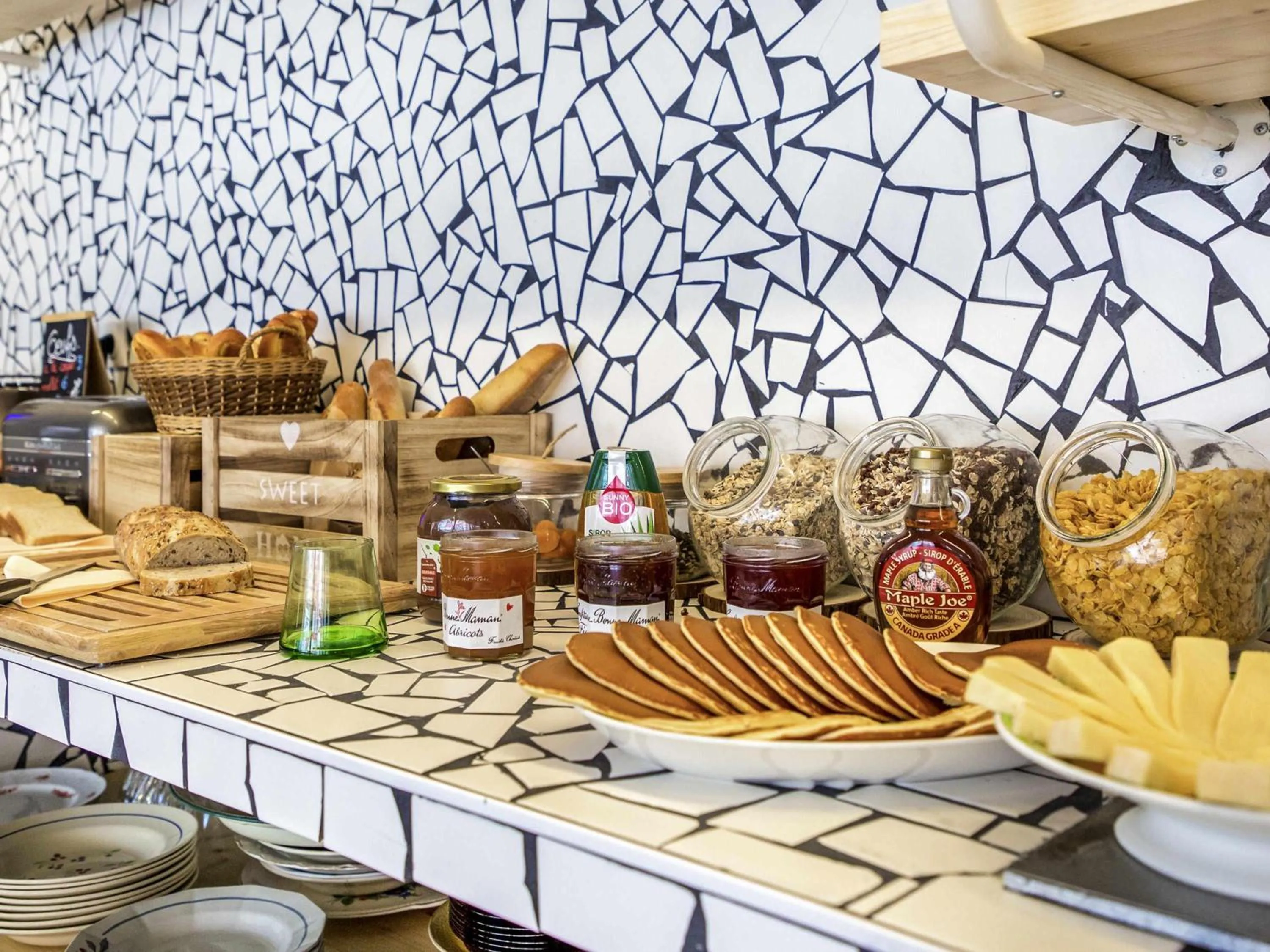 Breakfast in greet hotel Salon de Provence