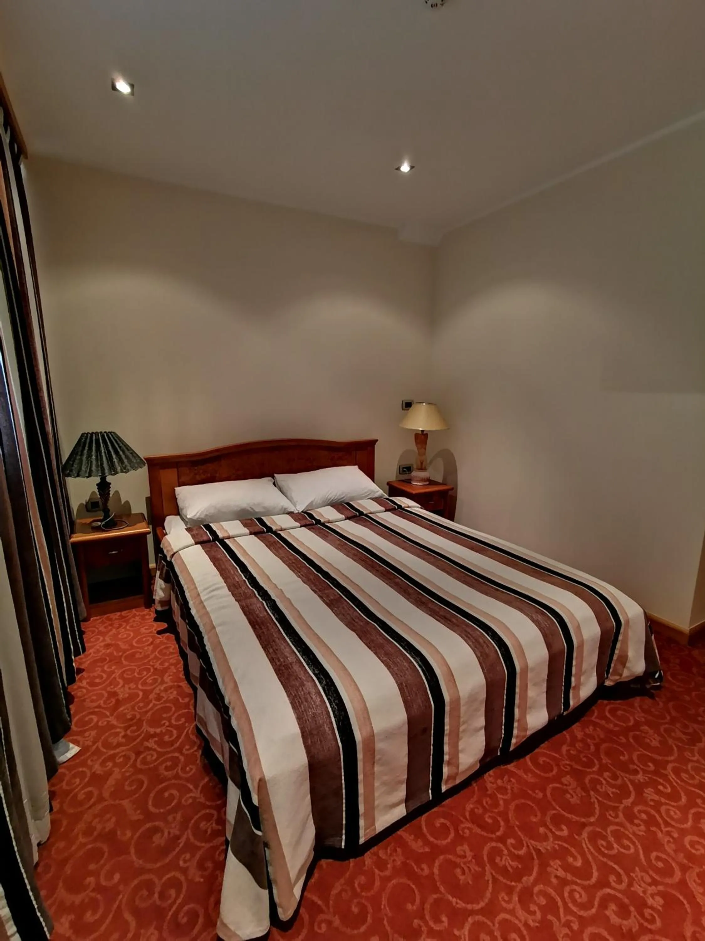 Bed in Mali Hotel BaMBiS