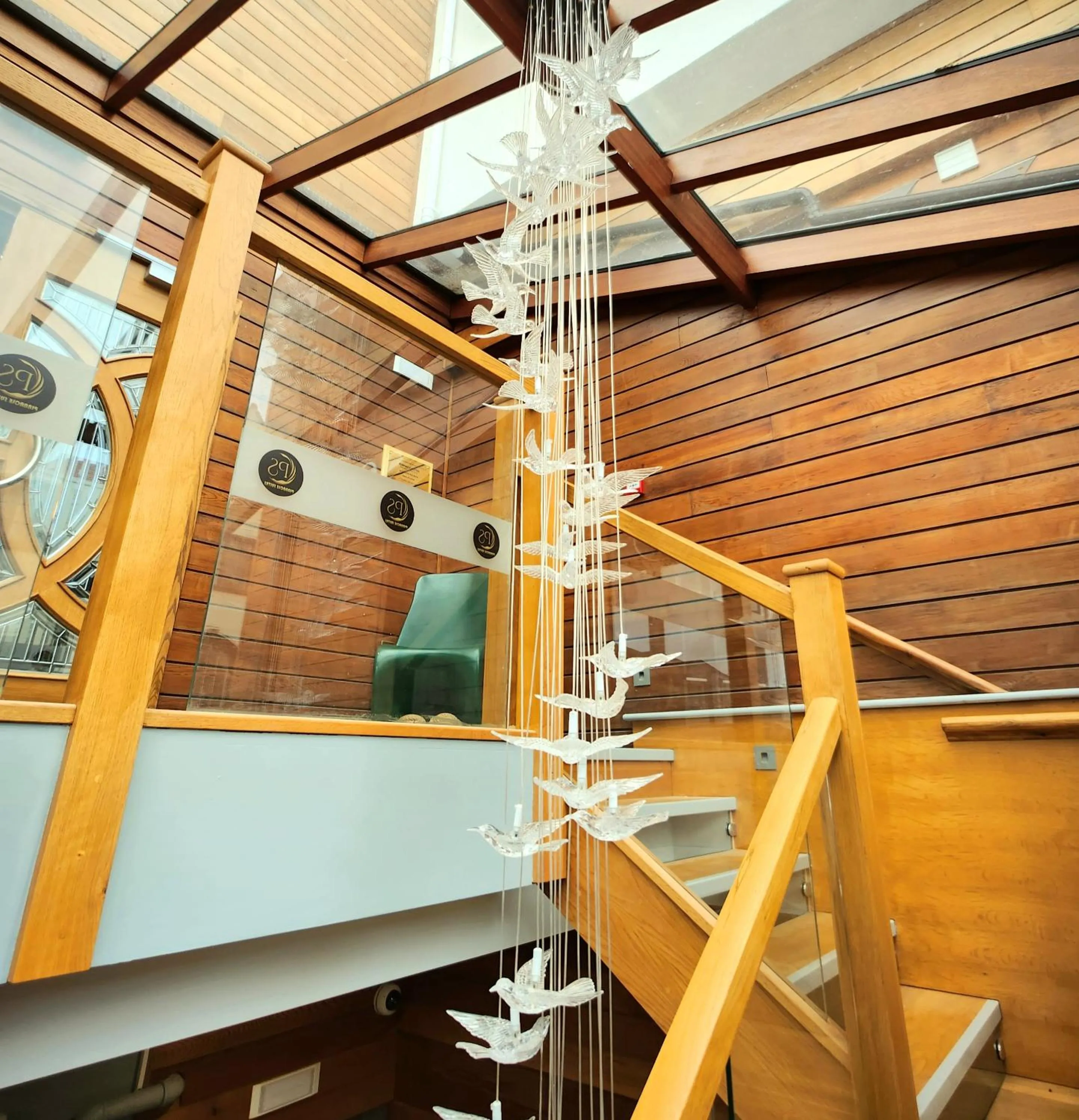 Facade/entrance in Pinnacle Suites Hotel