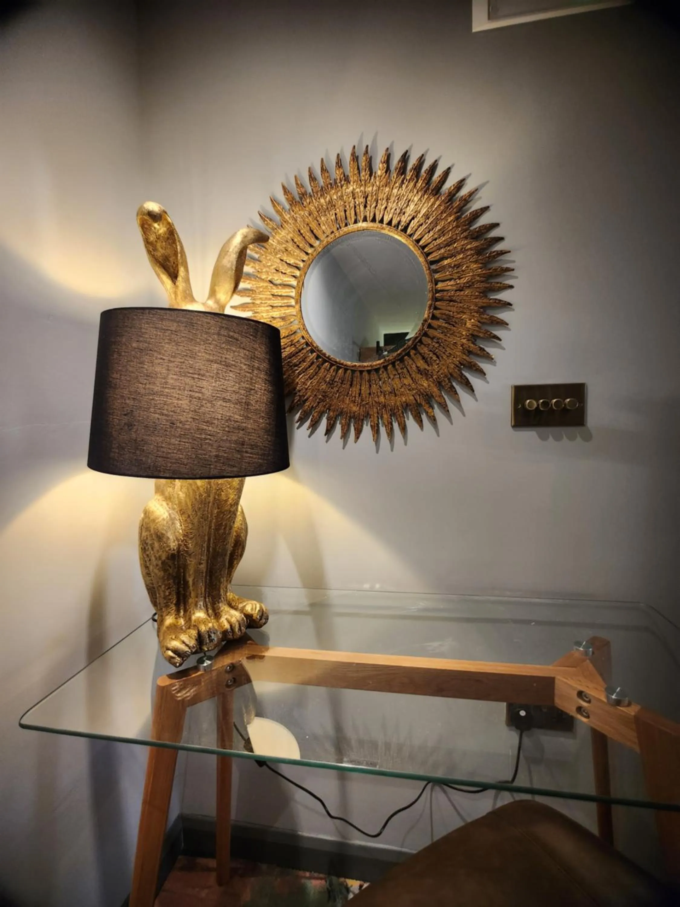 Decorative detail in Pinnacle Suites Hotel