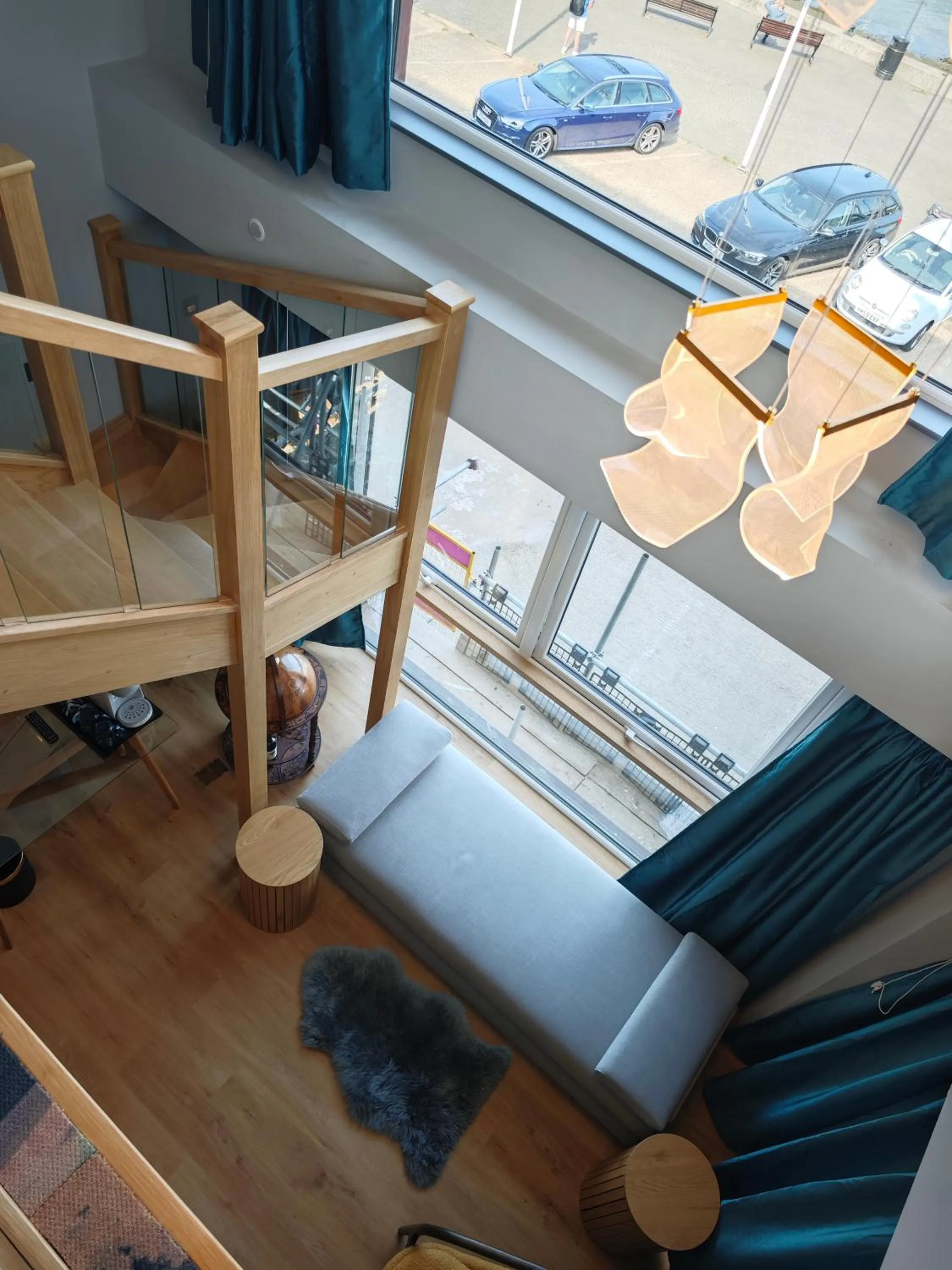 Living room in Pinnacle Suites Hotel