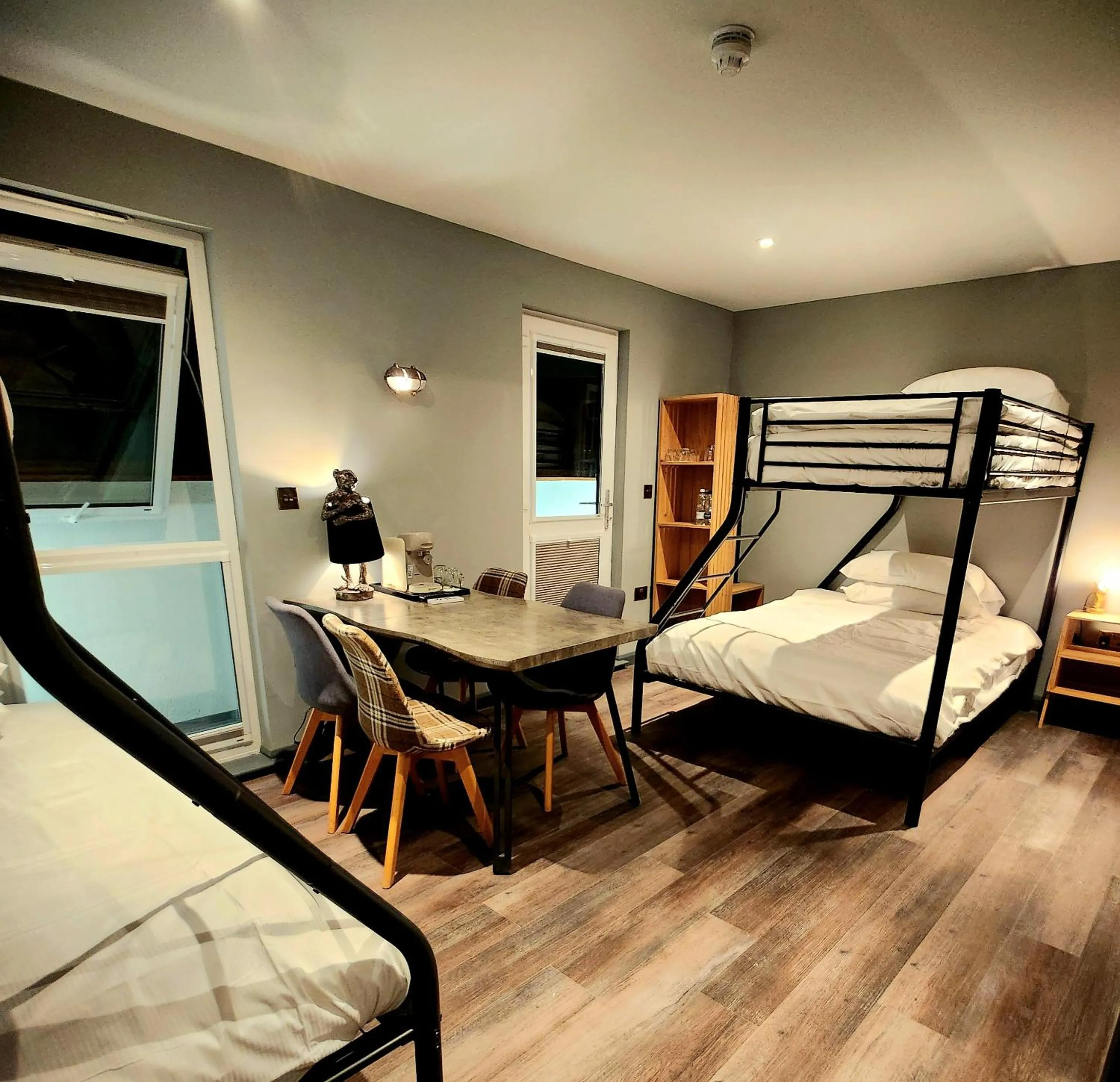 Bed in Pinnacle Suites Hotel