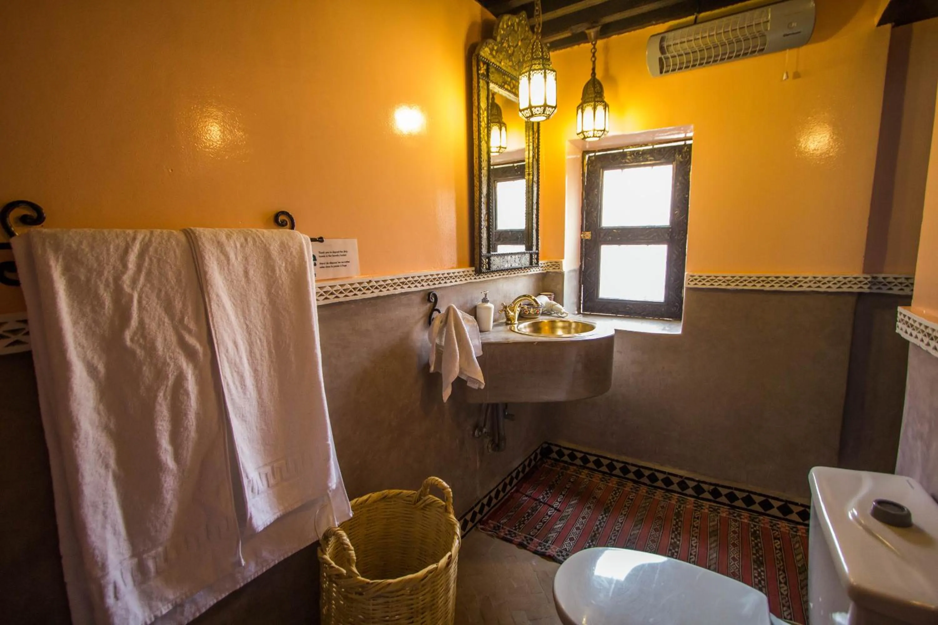 Bathroom in Riad Fes Baraka & SPA