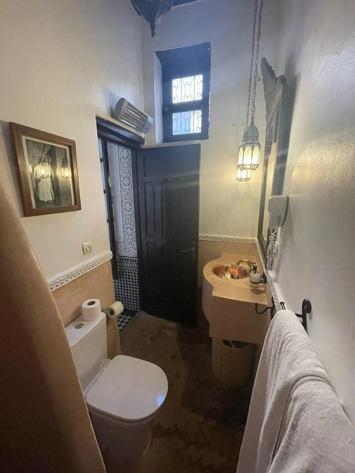 Shower in Riad Fes Baraka & SPA