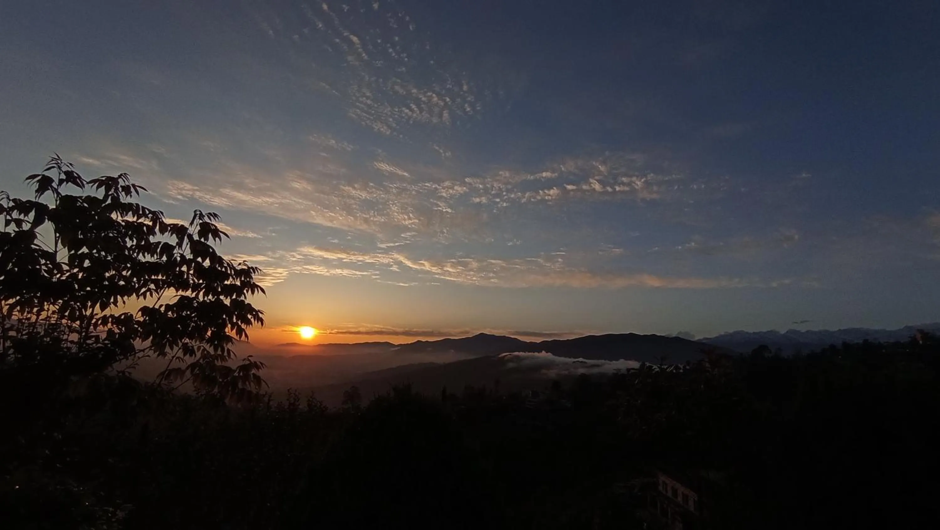 Sunset in Hotell Hill Crown