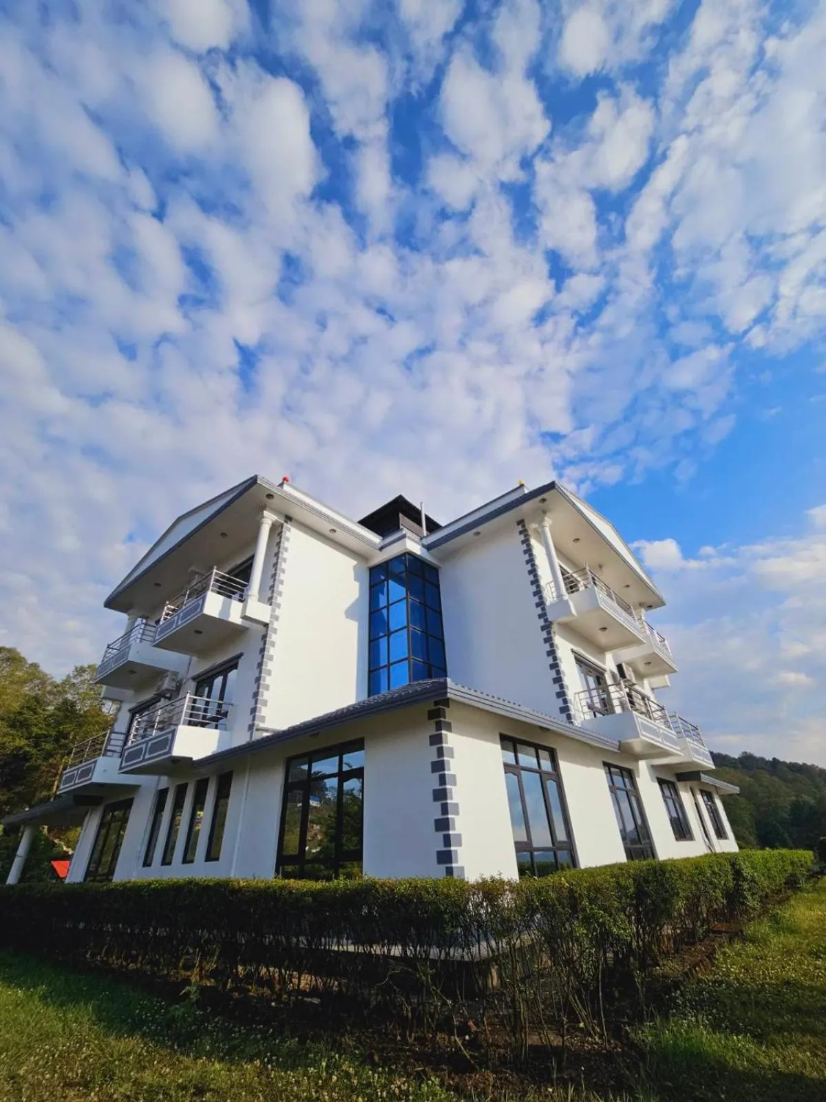 Property building in Hotell Hill Crown