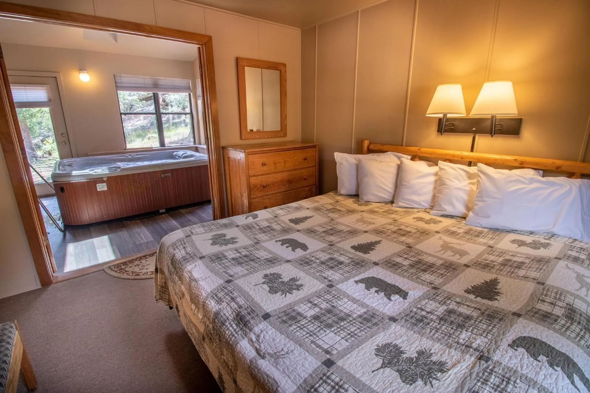 Bedroom, Bed in Castle Mountain Lodge