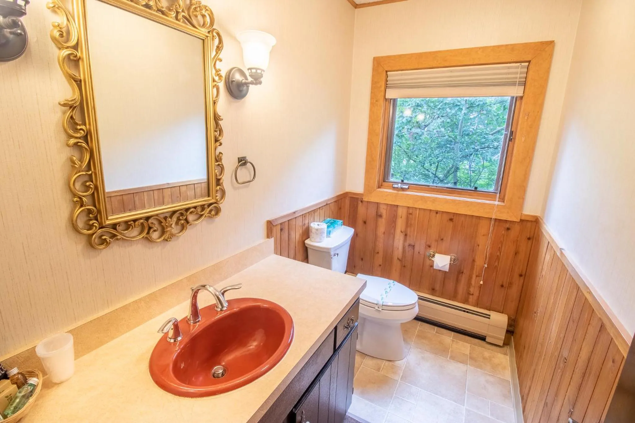 Toilet in Castle Mountain Lodge