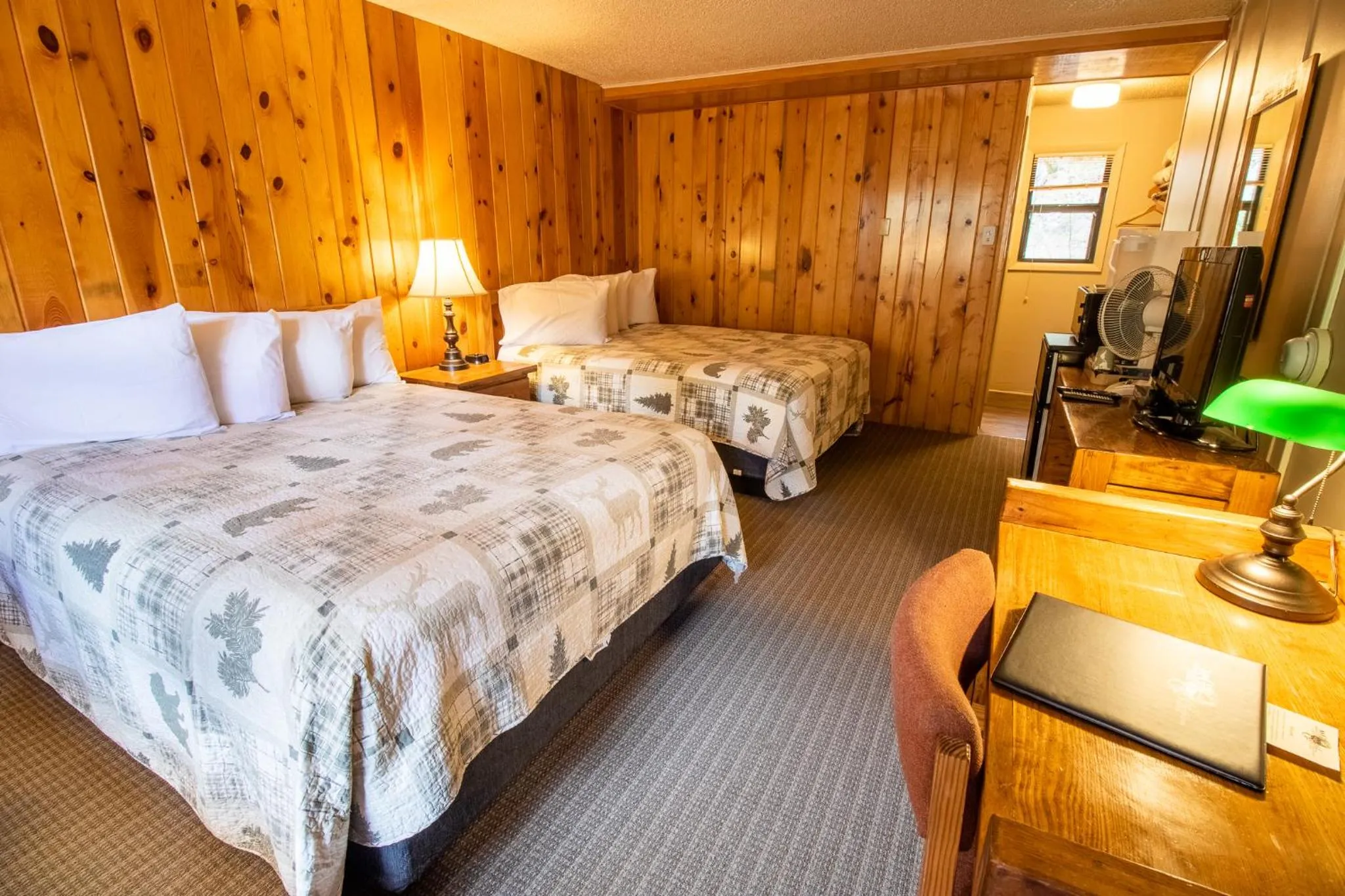 Photo of the whole room, Bed in Castle Mountain Lodge