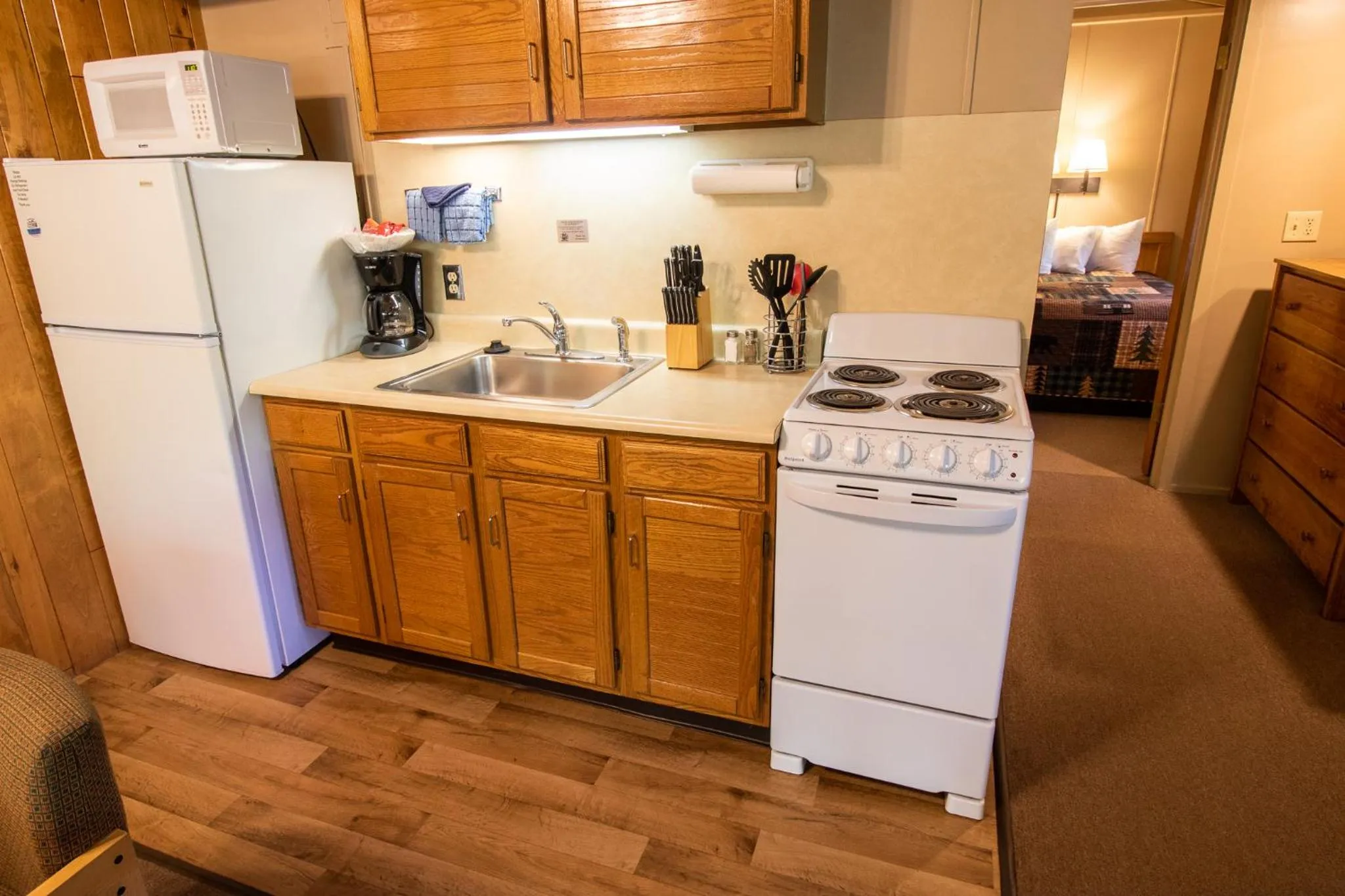 Kitchen or kitchenette in Castle Mountain Lodge
