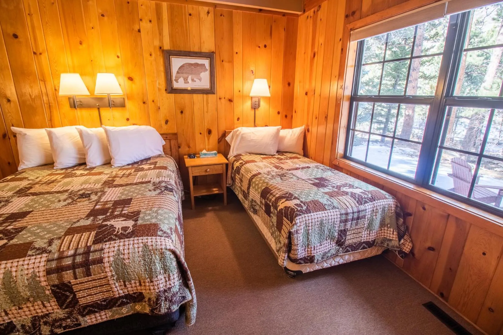 Bedroom, Bed in Castle Mountain Lodge