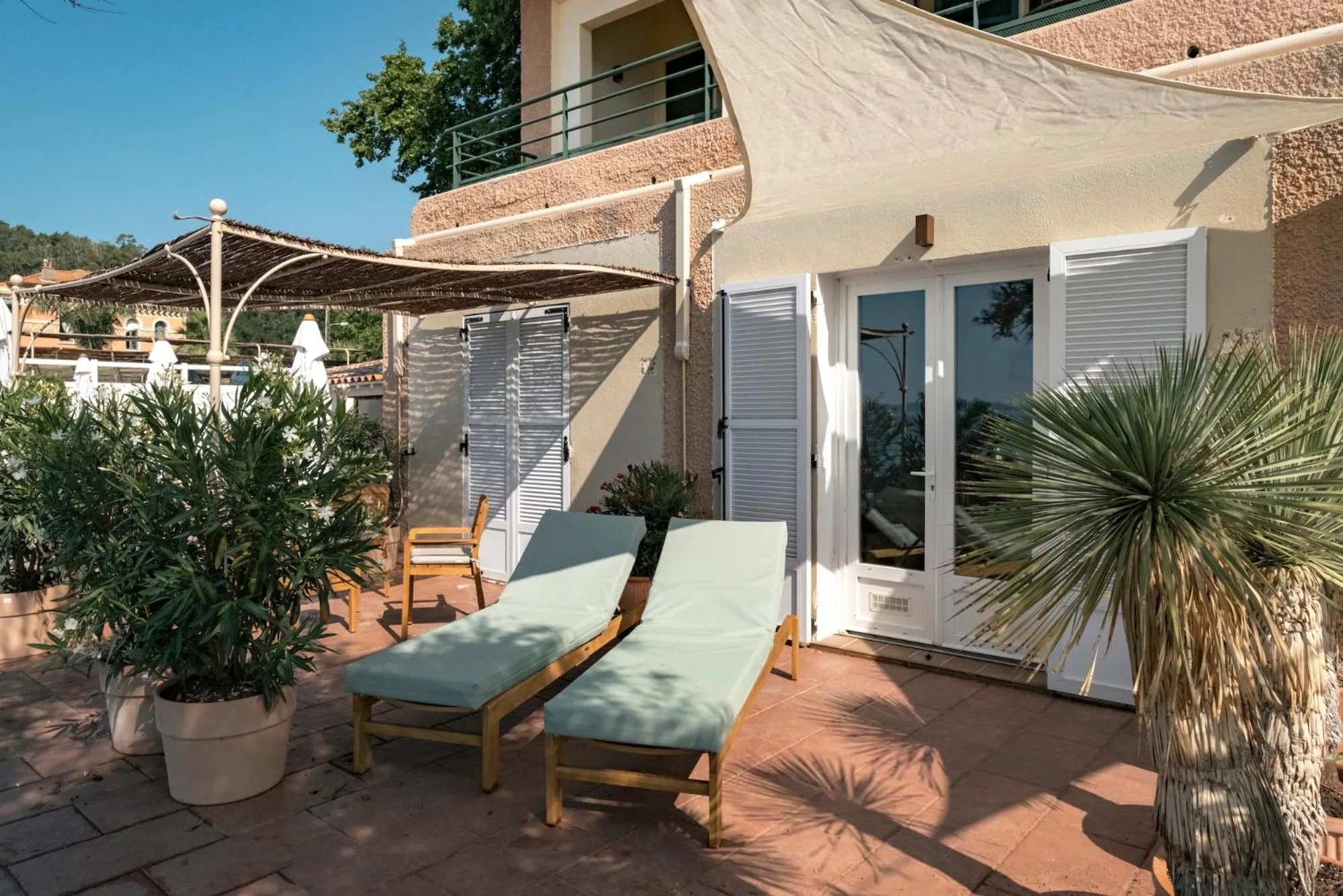 Patio in Surplage Hôtel Cavalière