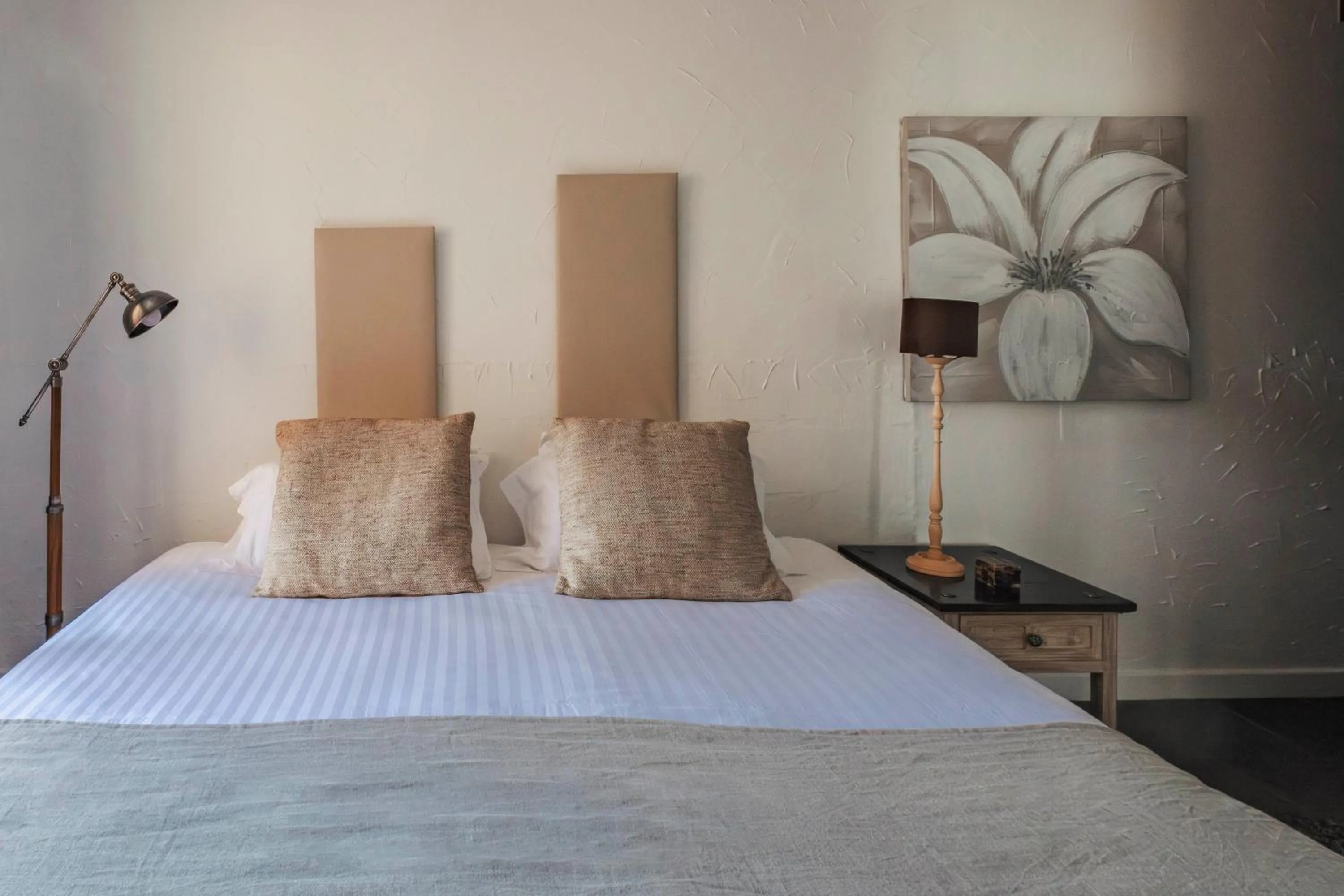 Bed in Surplage Hôtel Cavalière