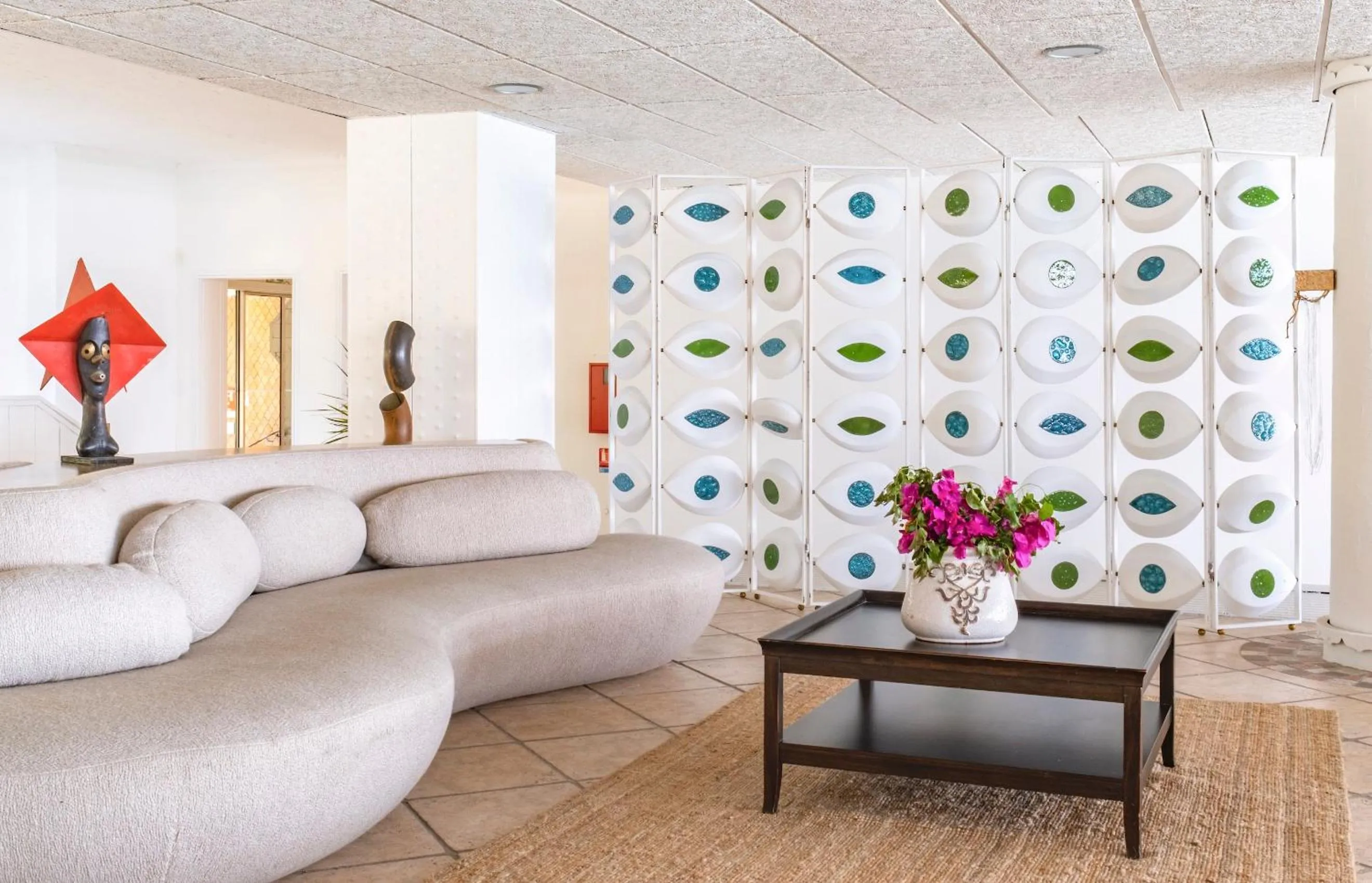 Property building in Surplage Hôtel Cavalière