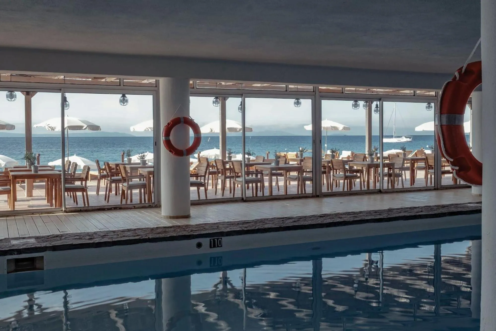 Sea view in Surplage Hôtel Cavalière