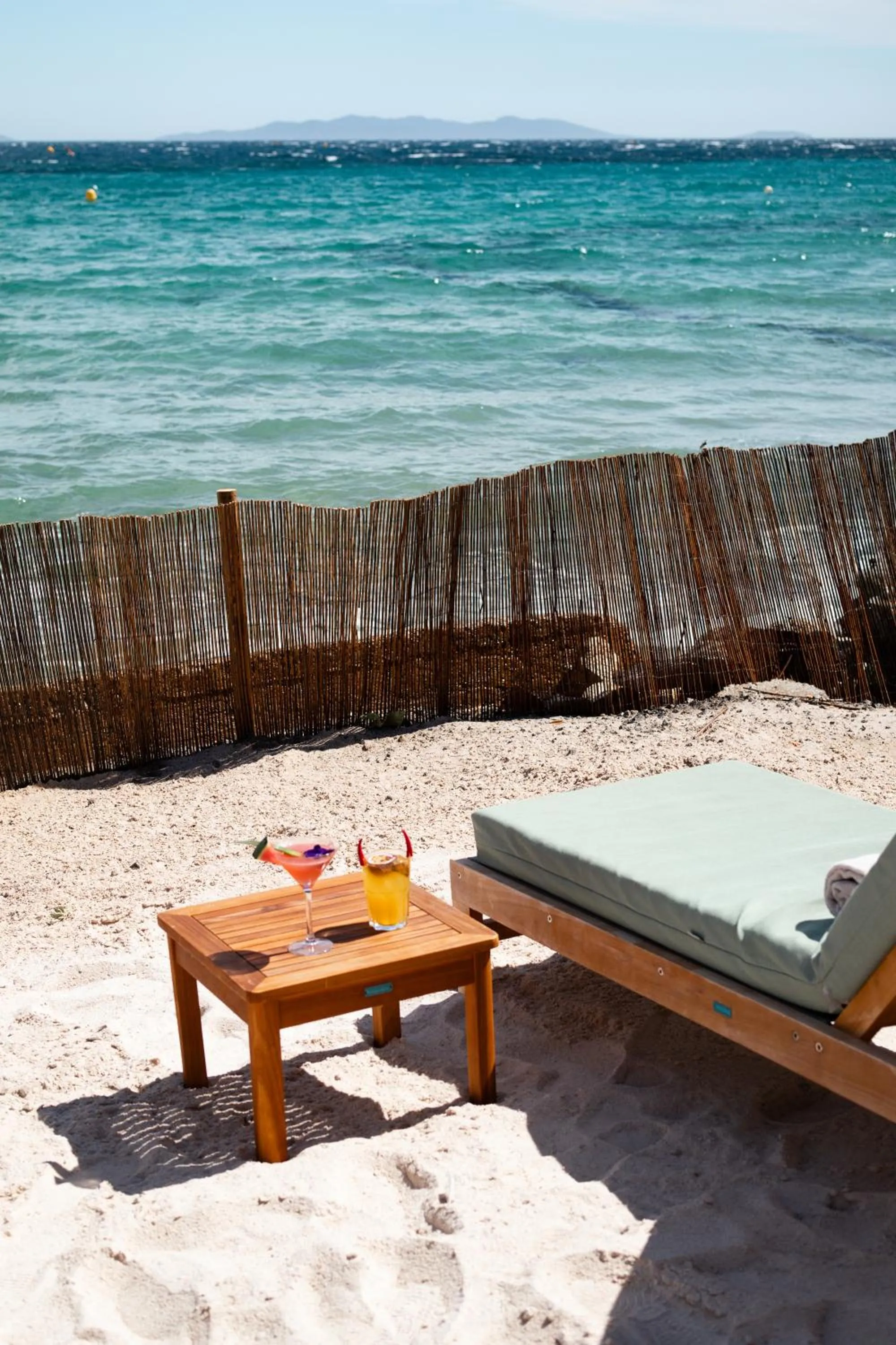 Beach in Surplage Hôtel Cavalière