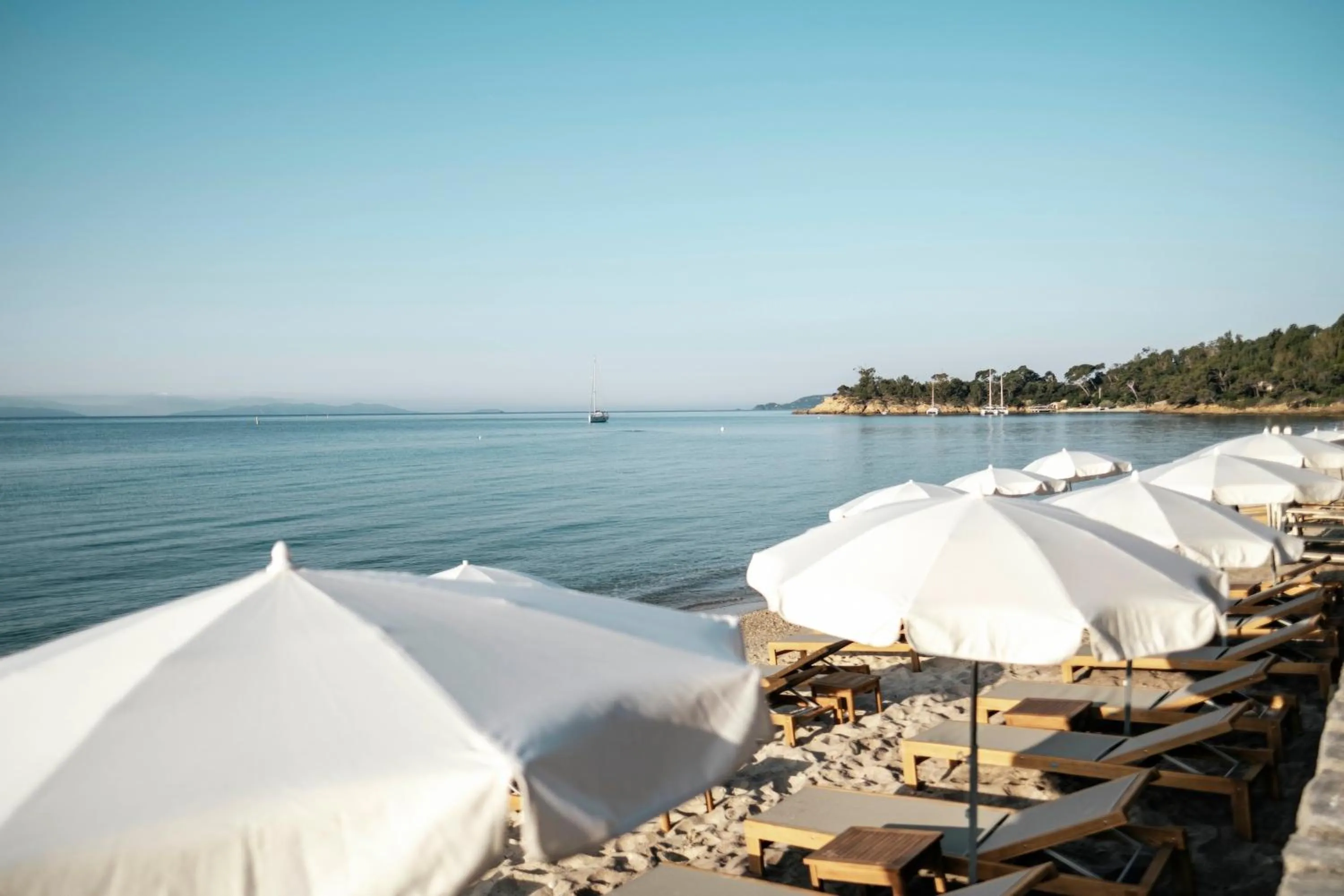 Beach in Surplage Hôtel Cavalière