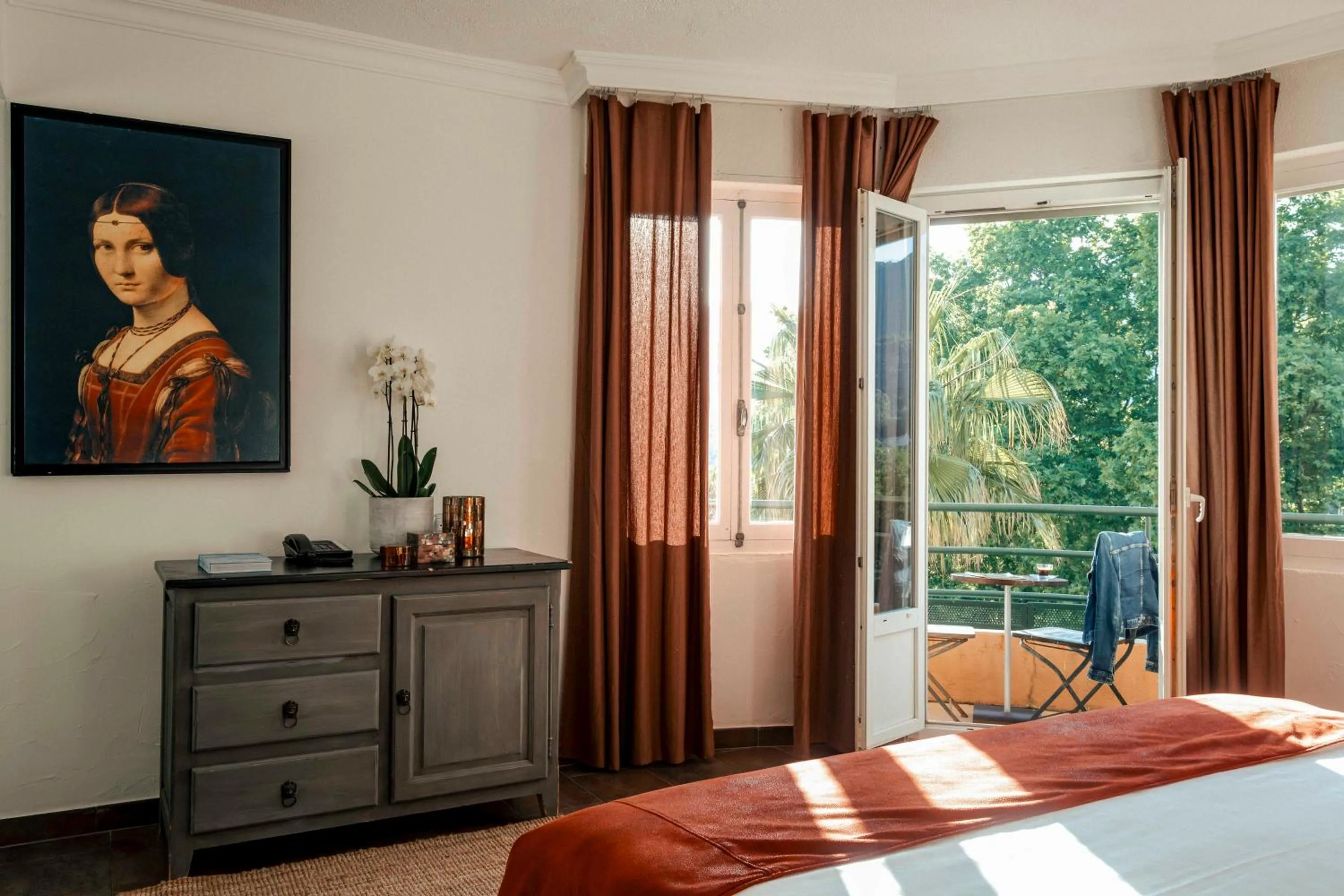 Bed in Surplage Hôtel Cavalière