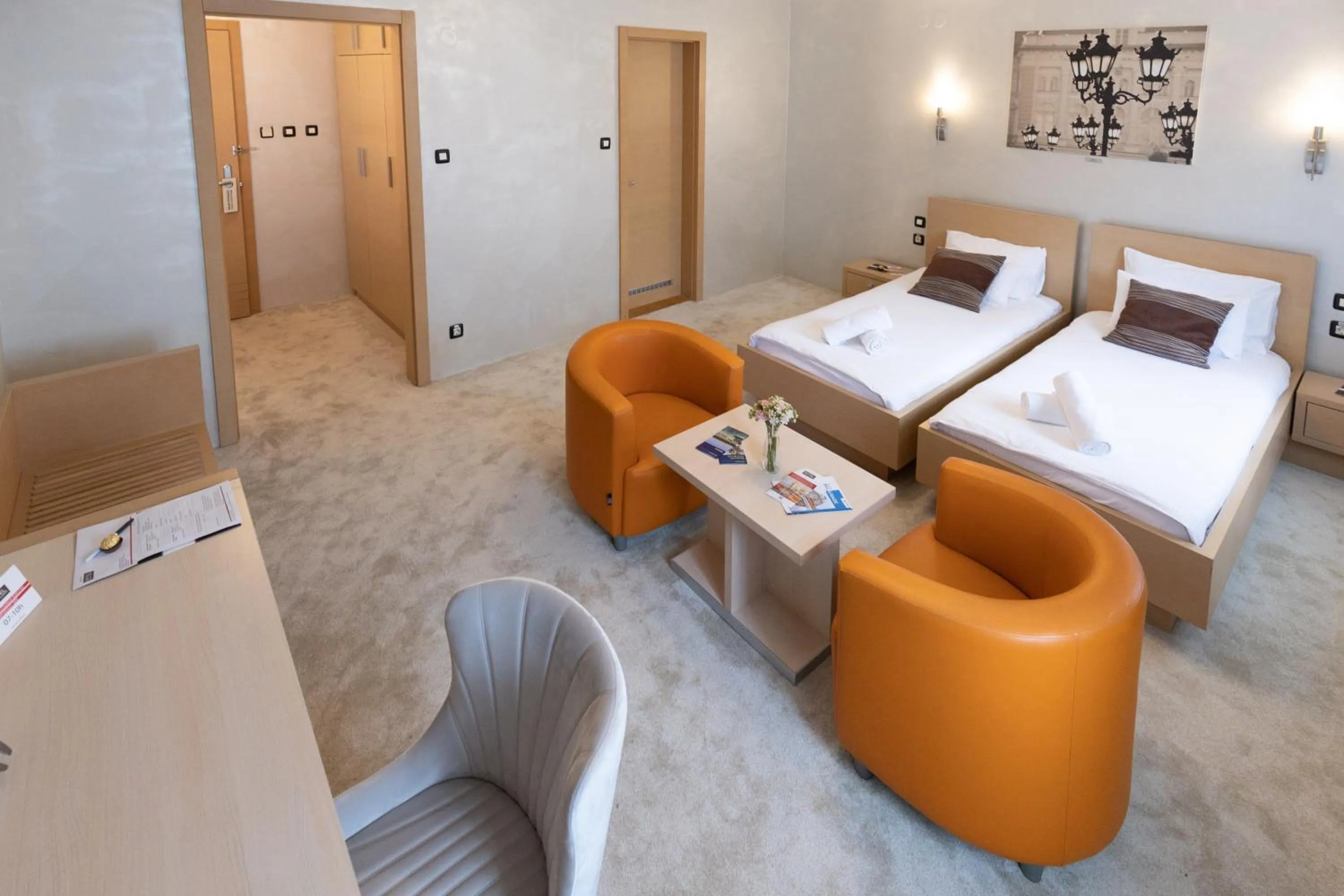 Living room, Bed in Euro Garni Hotel