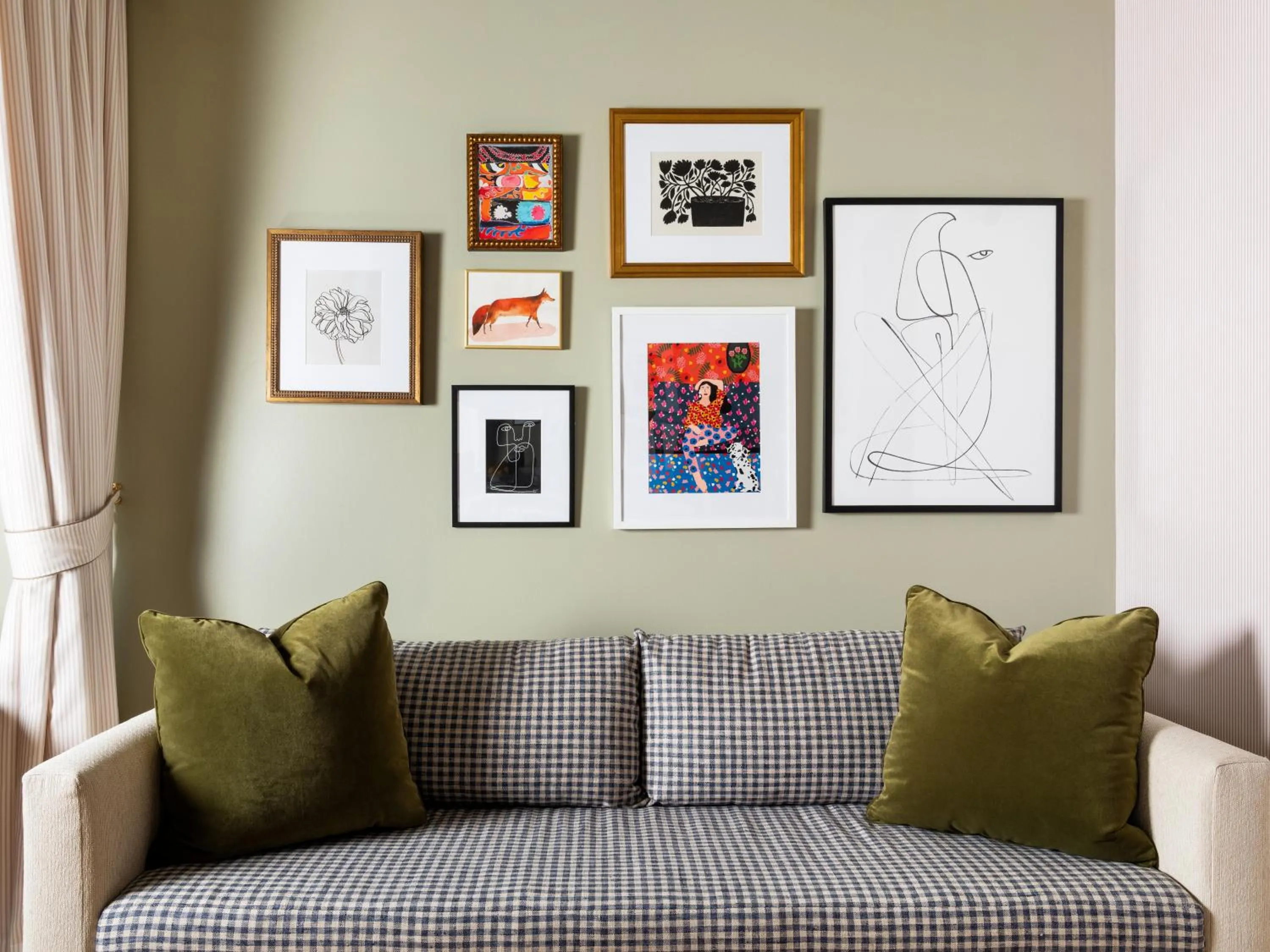 Living room in Palihouse Hyde Park Village