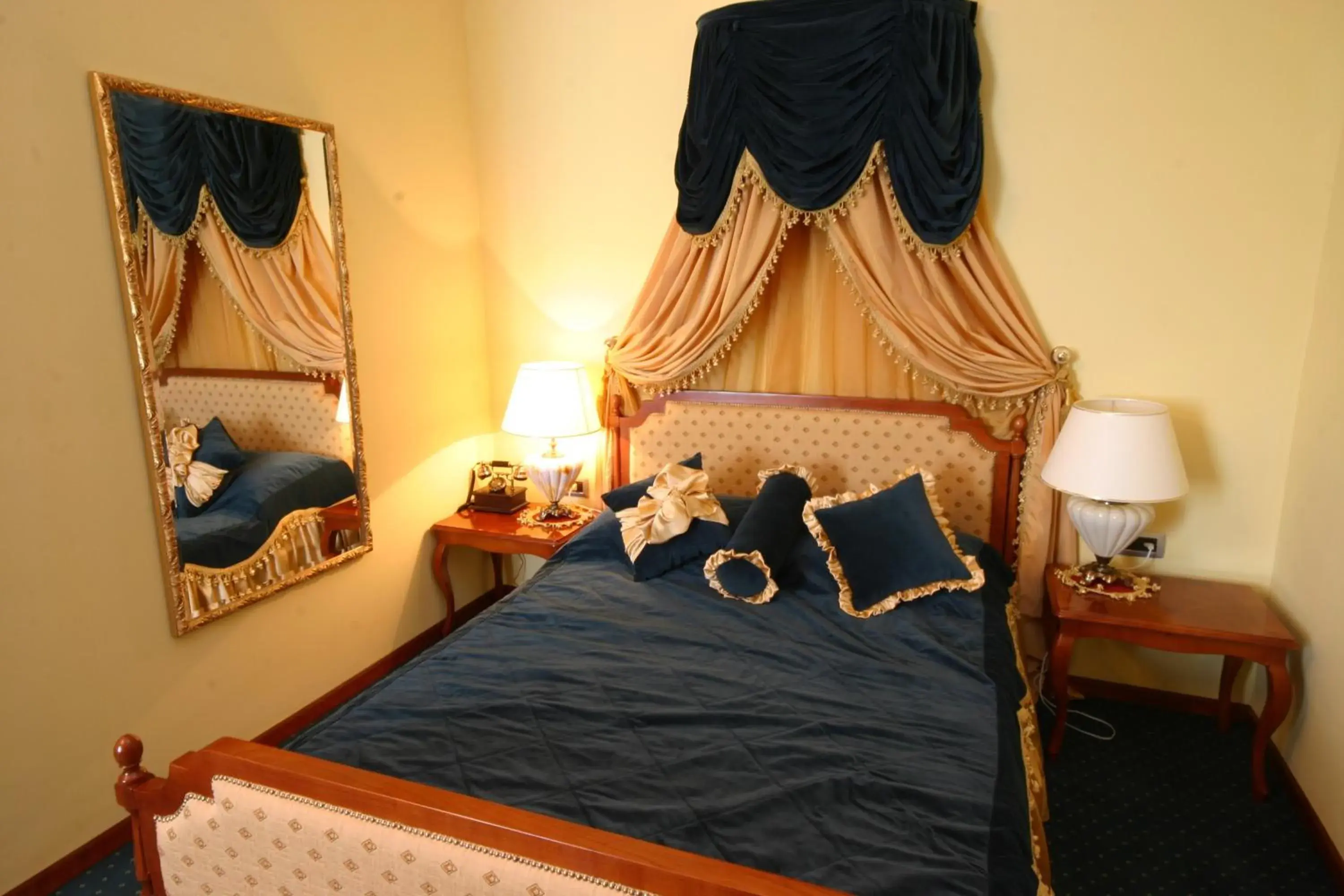 Suite with River View in Hotel Leopold I Suite with River View in Hotel Leopold I