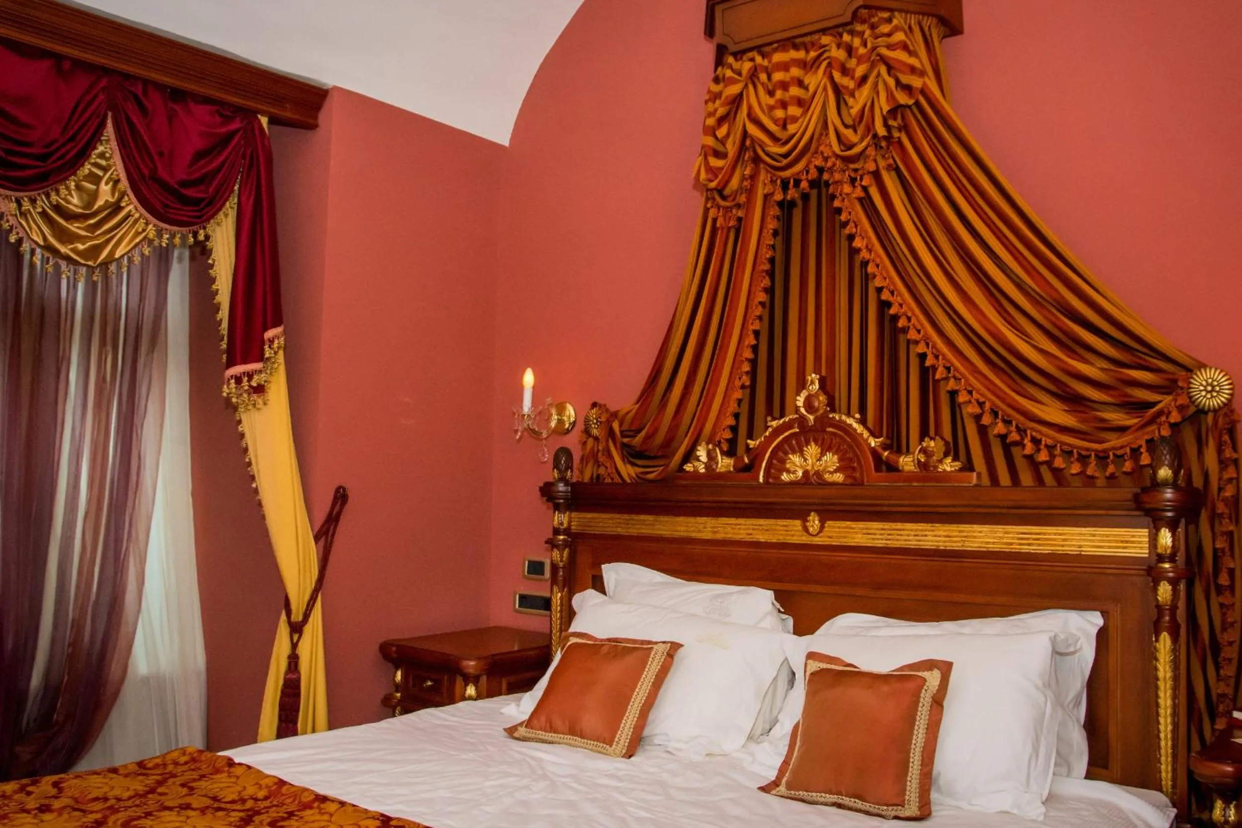 Bed in Hotel Leopold I