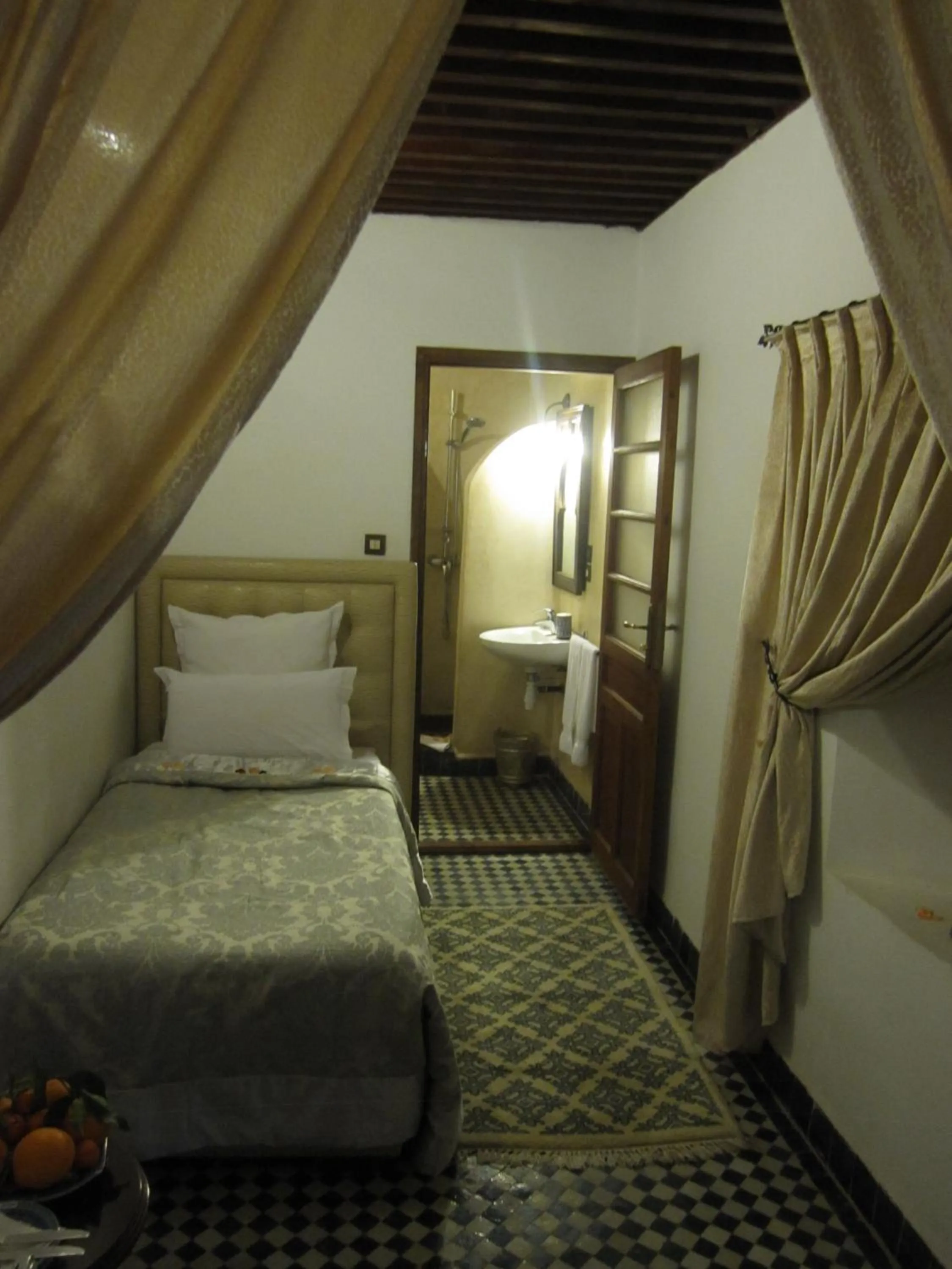 Bathroom, Bed in Riad Alya