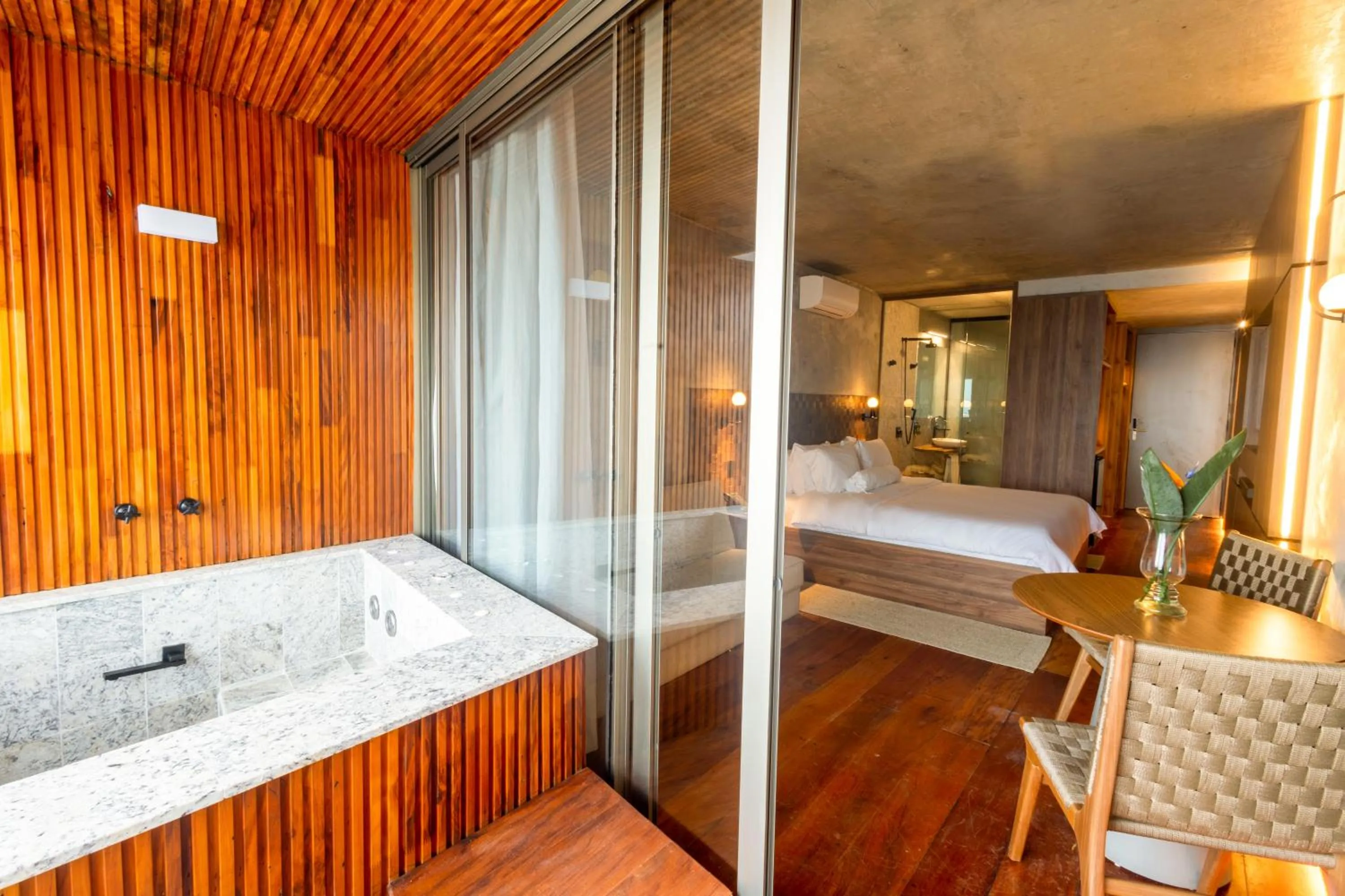 Balcony/Terrace, Bed in Duke Beach Hotel Maresias