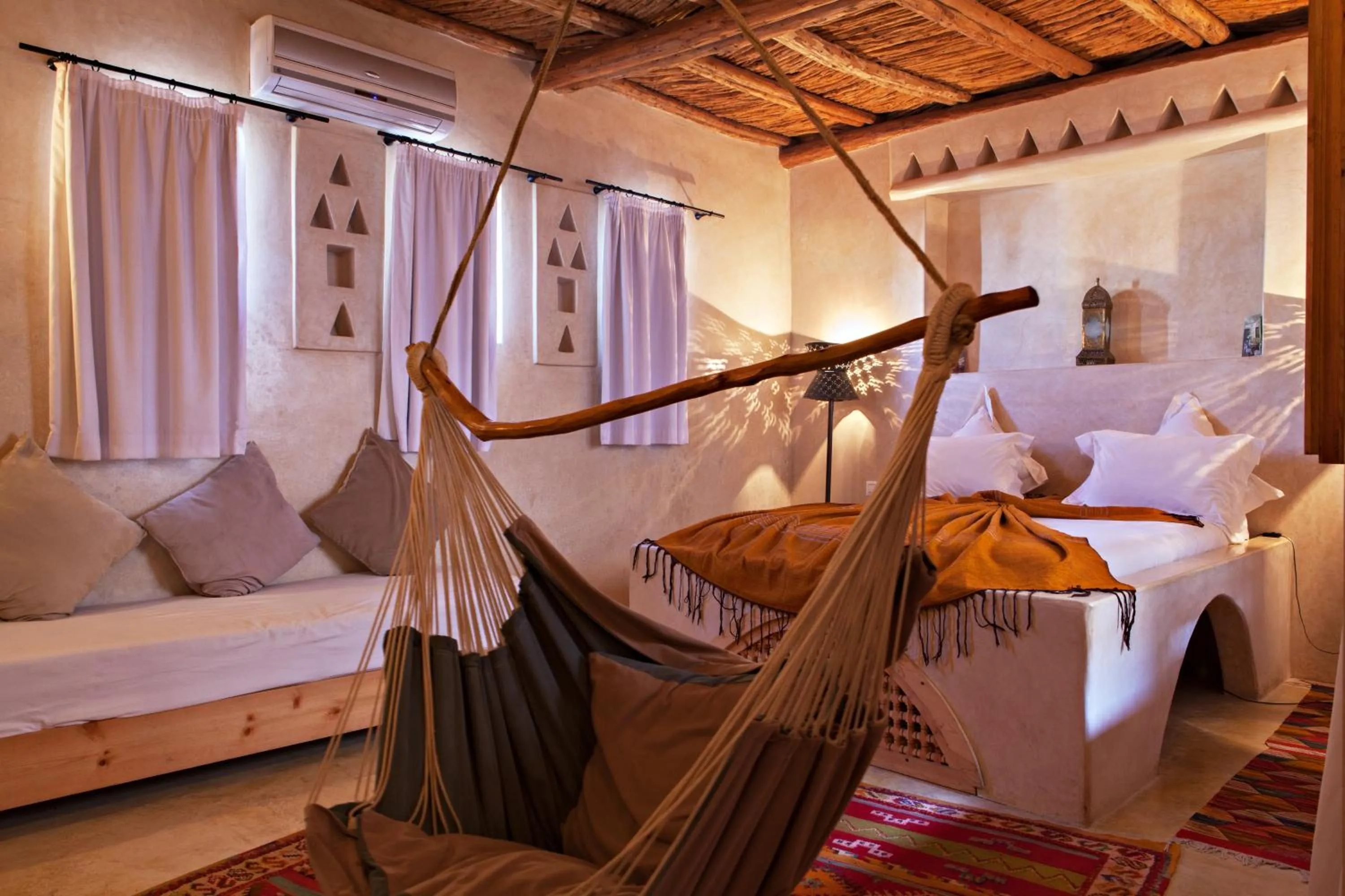 Bathroom, Bed in Riad Chbanate