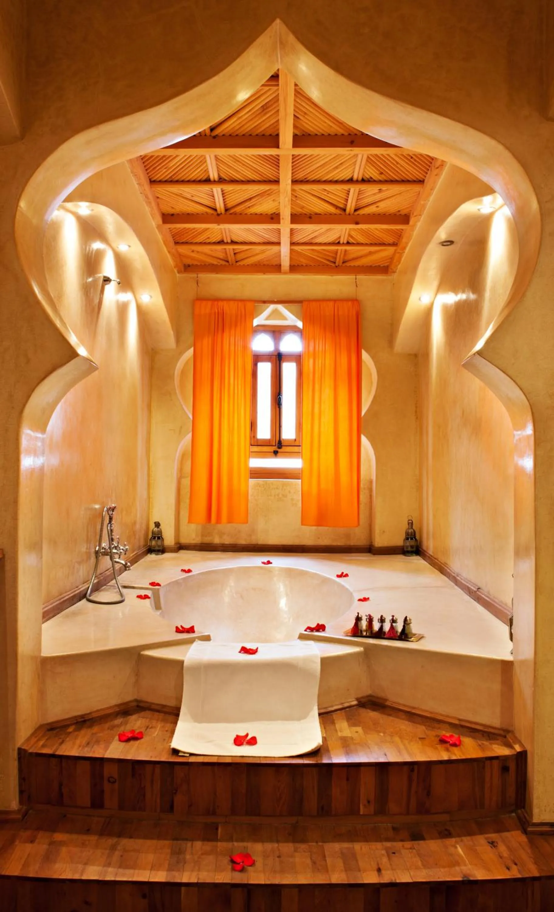 Hot Tub in Riad Chbanate