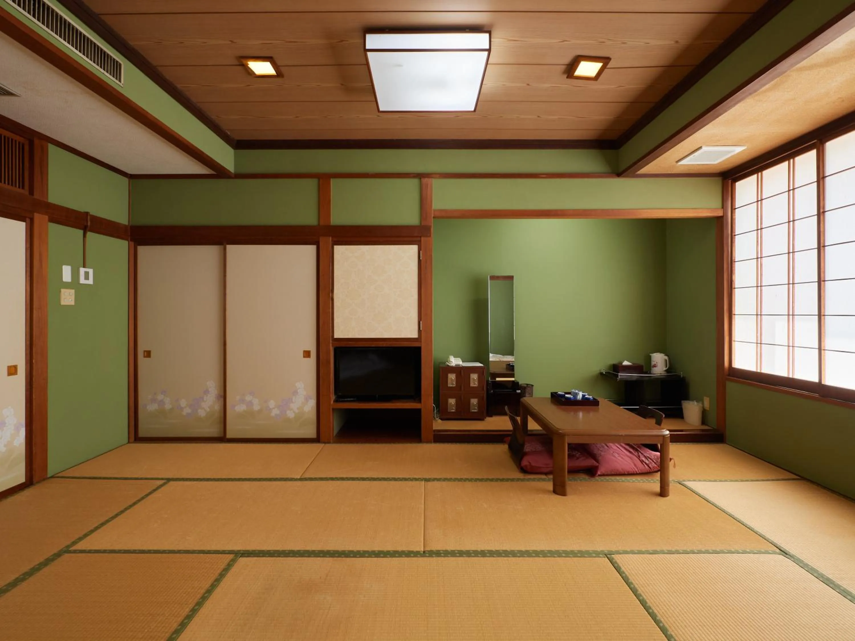 Photo of the whole room in Sakura no Yakata Hotel