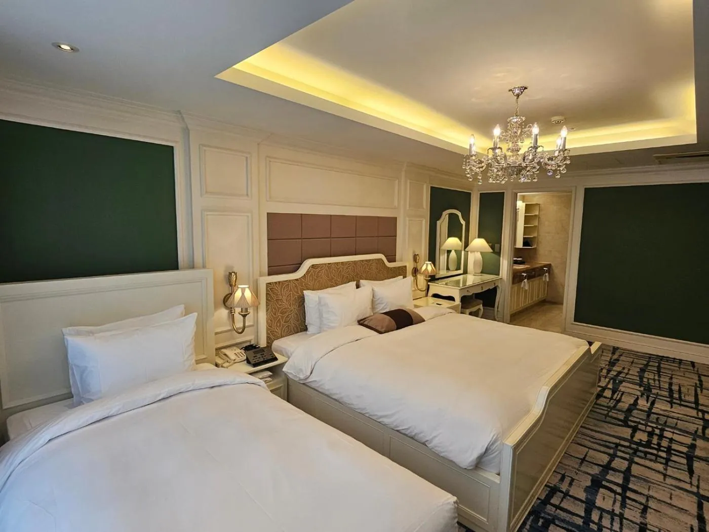 Photo of the whole room, Bed in Koreana Hotel