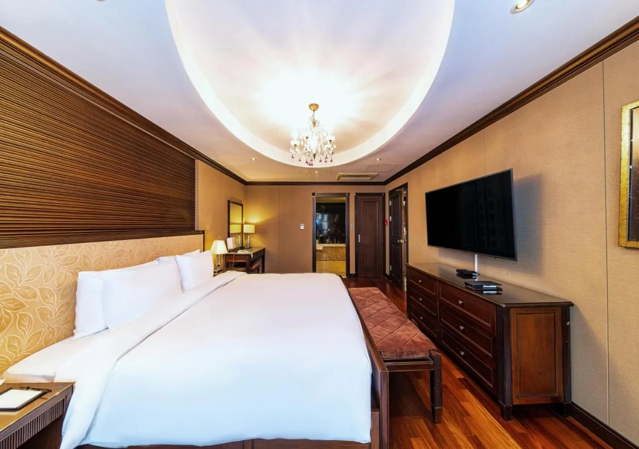 Photo of the whole room, Bed in Koreana Hotel