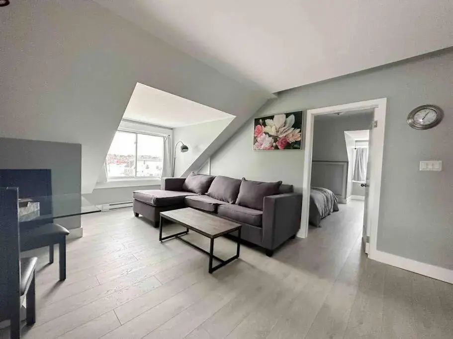 Unique modern luxury 2 bedroom apartment rental Unique modern luxury 2 bedroom apartment rental