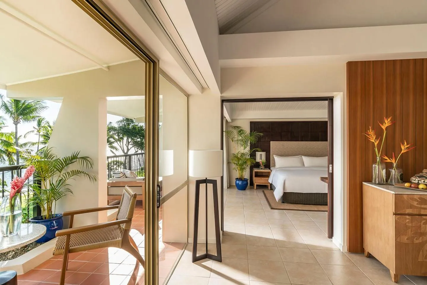 Balcony/Terrace, Bed in Shangri-La Yanuca Island, Fiji